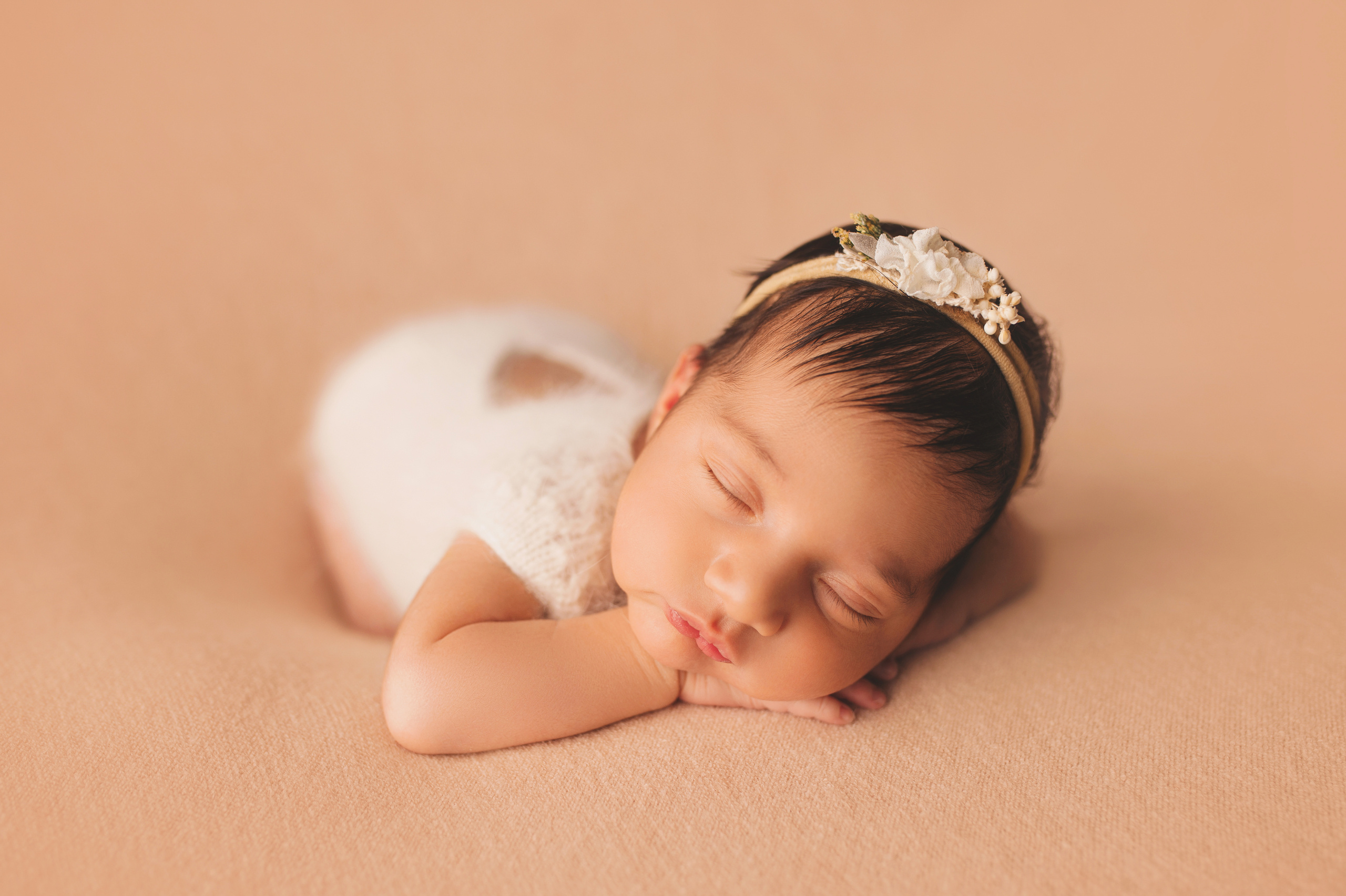 NEWBORN. Ottawa Newborn and Baby Newborn Photographer Elena Helali