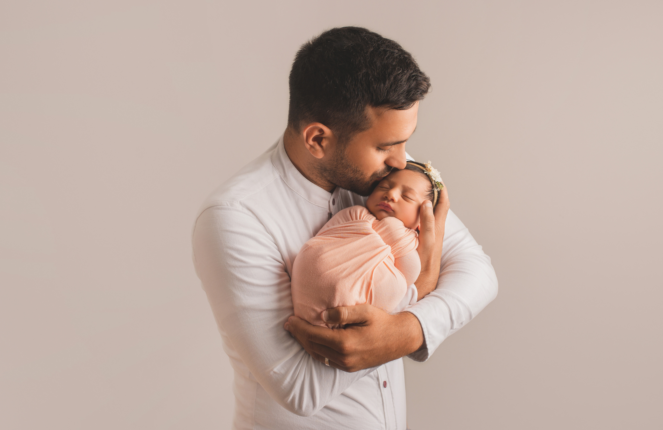 FAMILY / MATERNITY. Ottawa Newborn and Baby Newborn Photographer Elena Helali