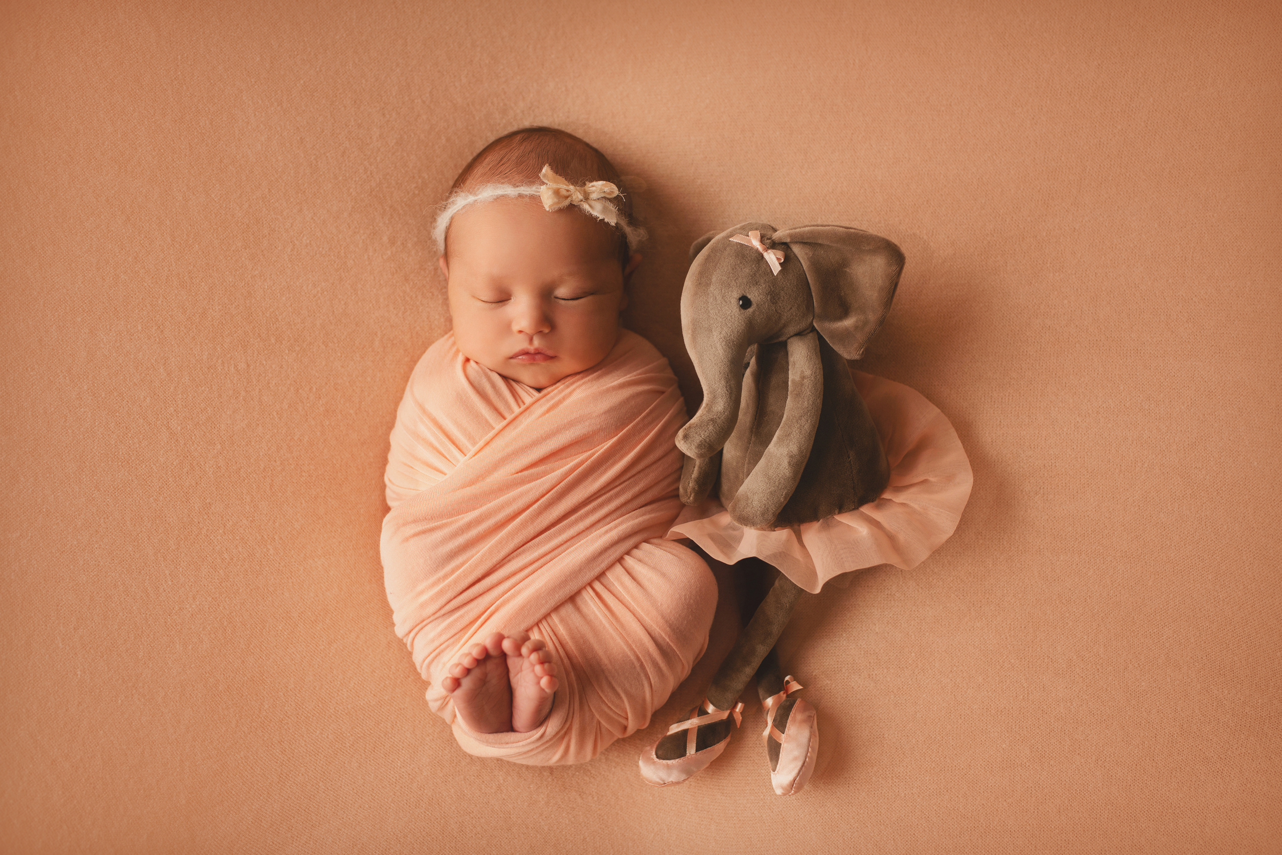 NEWBORN. Ottawa Newborn and Baby Newborn Photographer Elena Helali