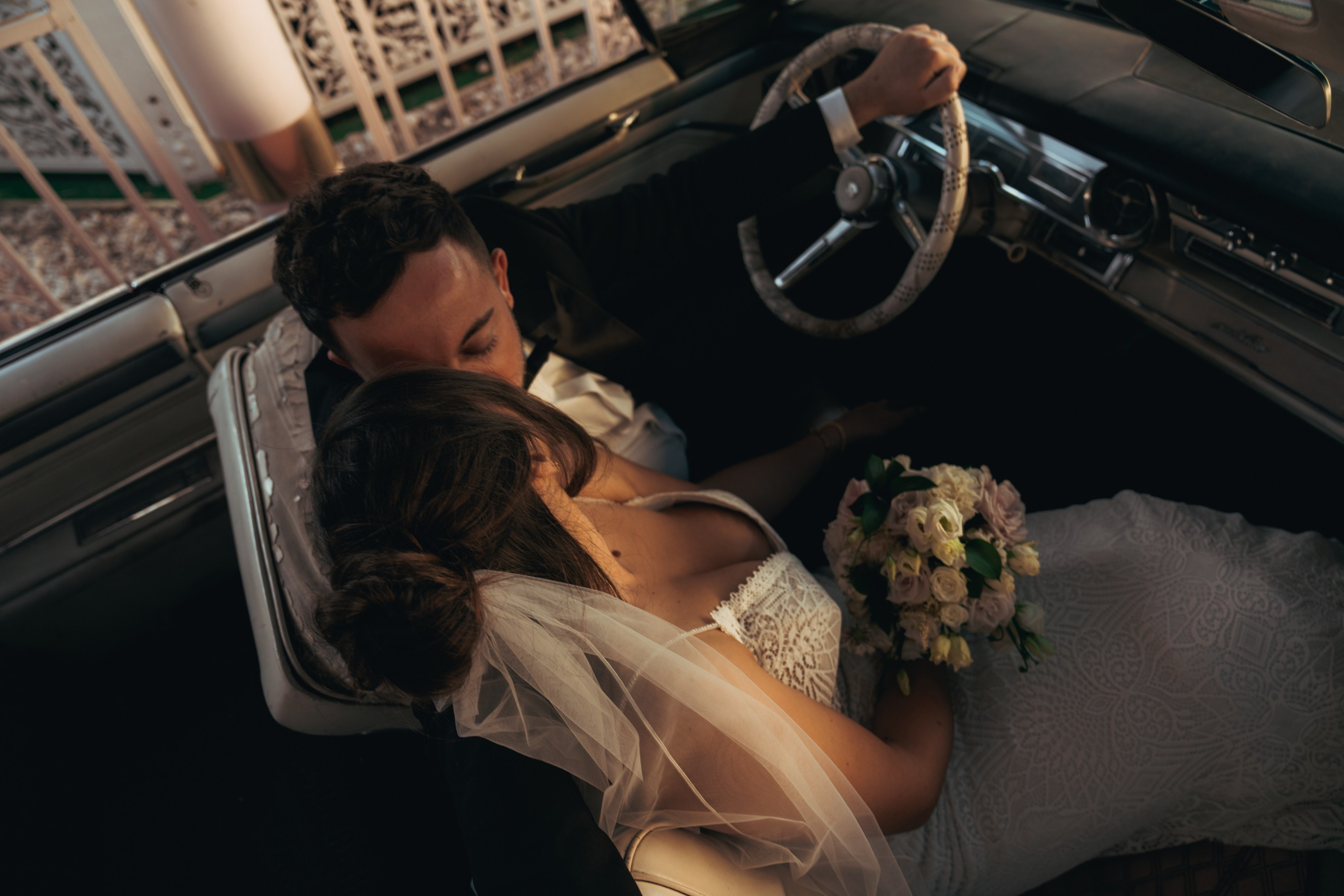 Georgia&Kyran. Wedding & elopement photographer Viktoriya Kravtsov. Las Vegas