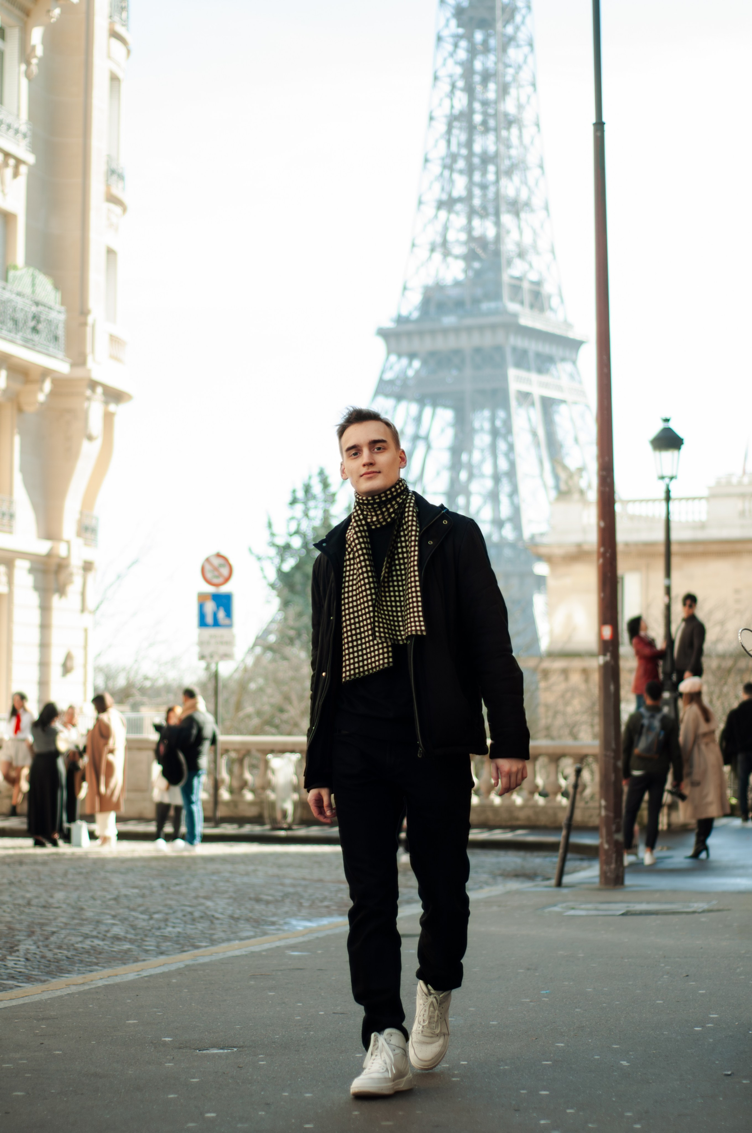 Мужская фотосессия у Эйфелевой башни. Фотограф в Париже Полина Осипова
