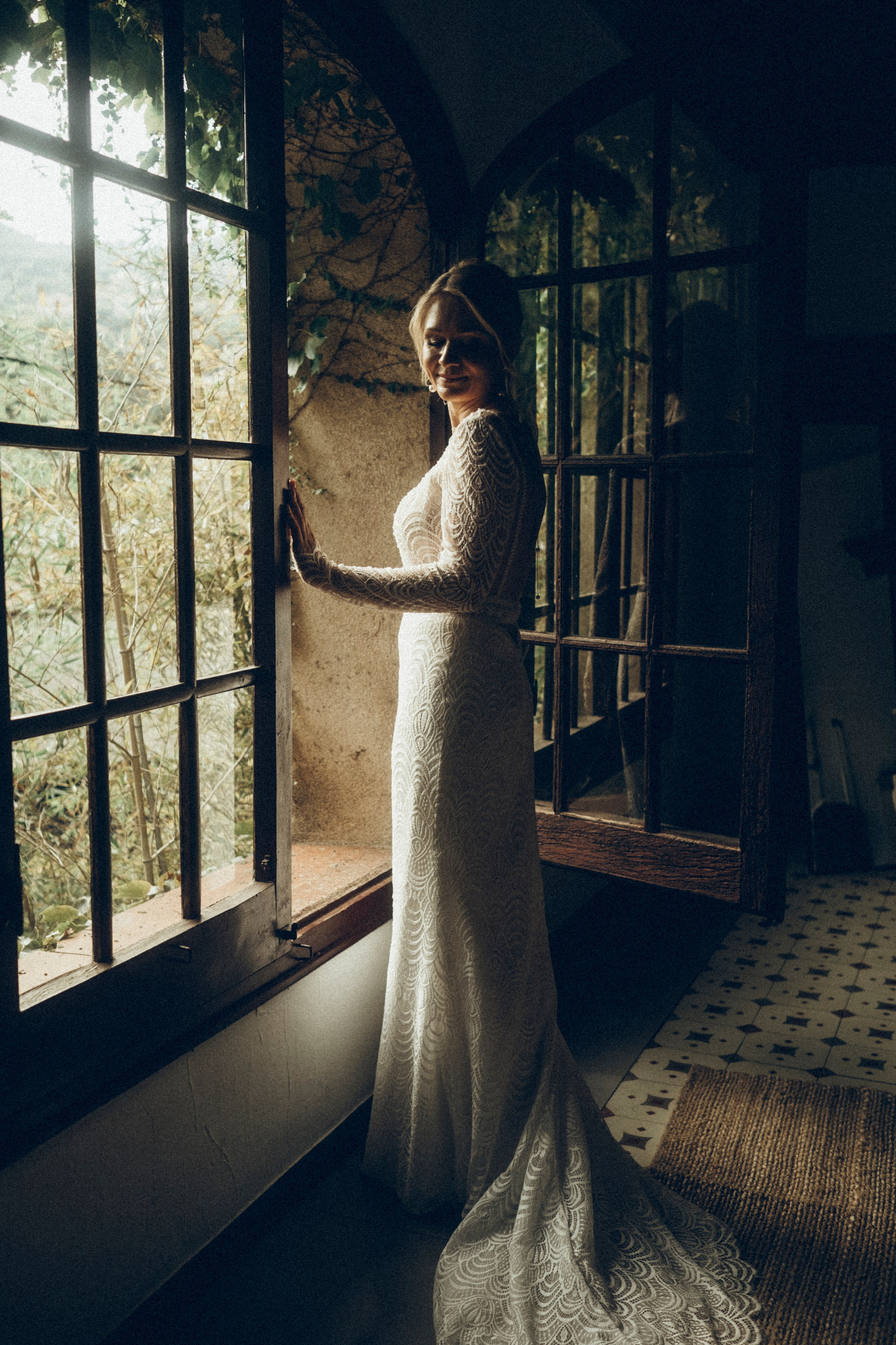 Nadezhda & Dmitry. Masia Mas Coll. Paola wedding photographer / videographer in Barcelona