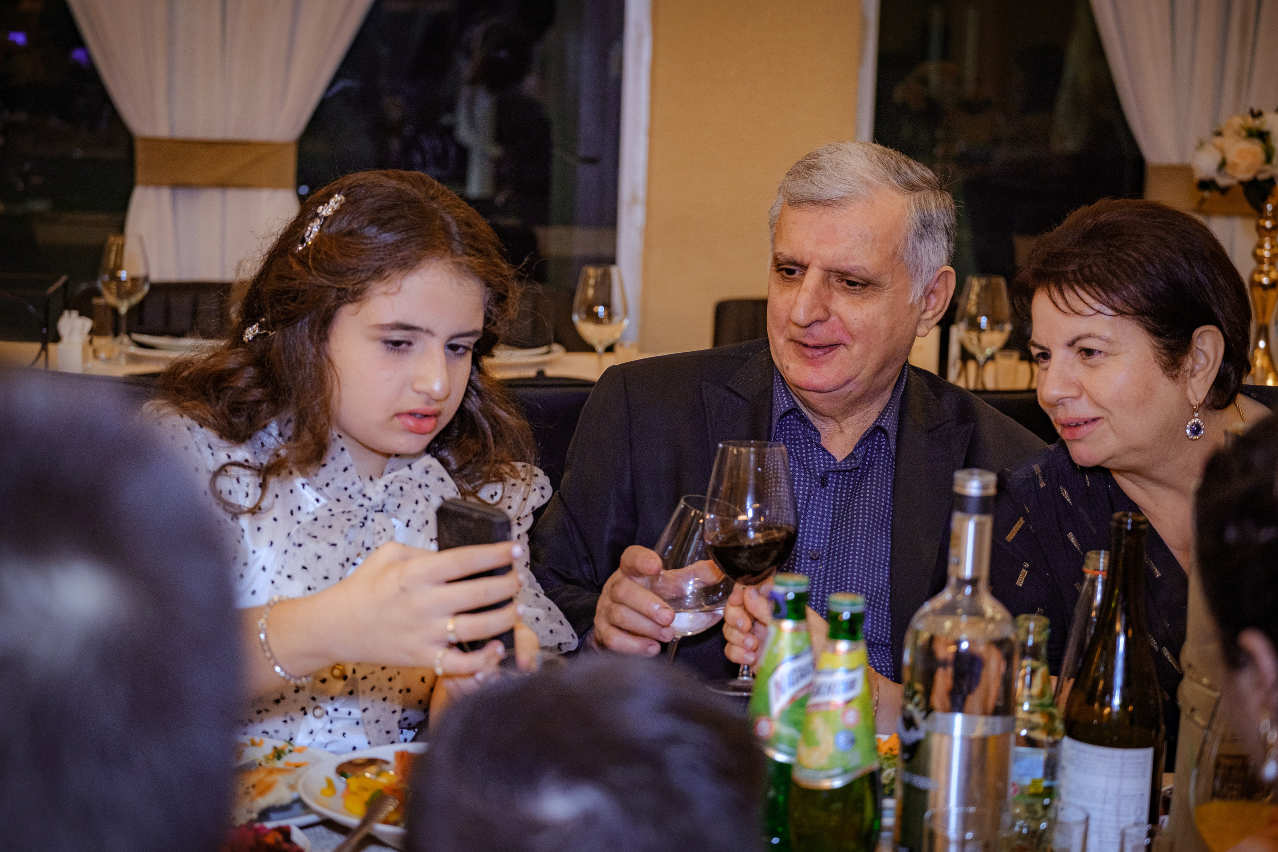 Birthday party. Middle East Photo Agency — Weddings, Bar & Bat Mitzvahs, Brit Milah, Theater, Magnets, Portraits