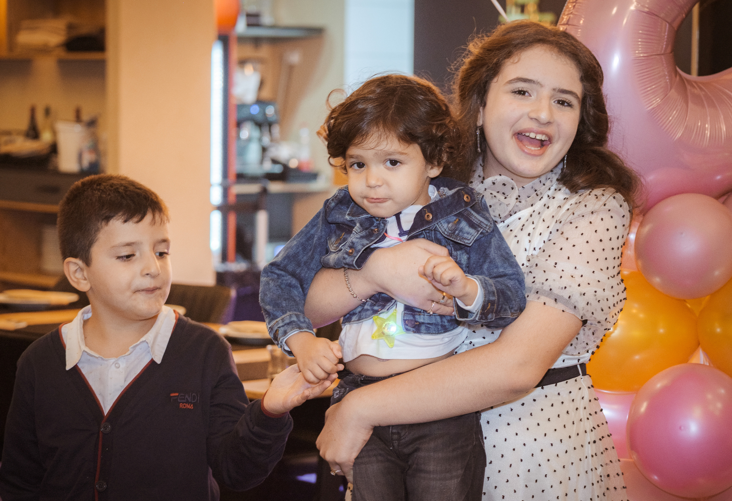 Birthday. Middle East Photo Agency סוכנות צילום המזרח התיכון — צילום מקצועי והדפסת מגנטים לאירועים