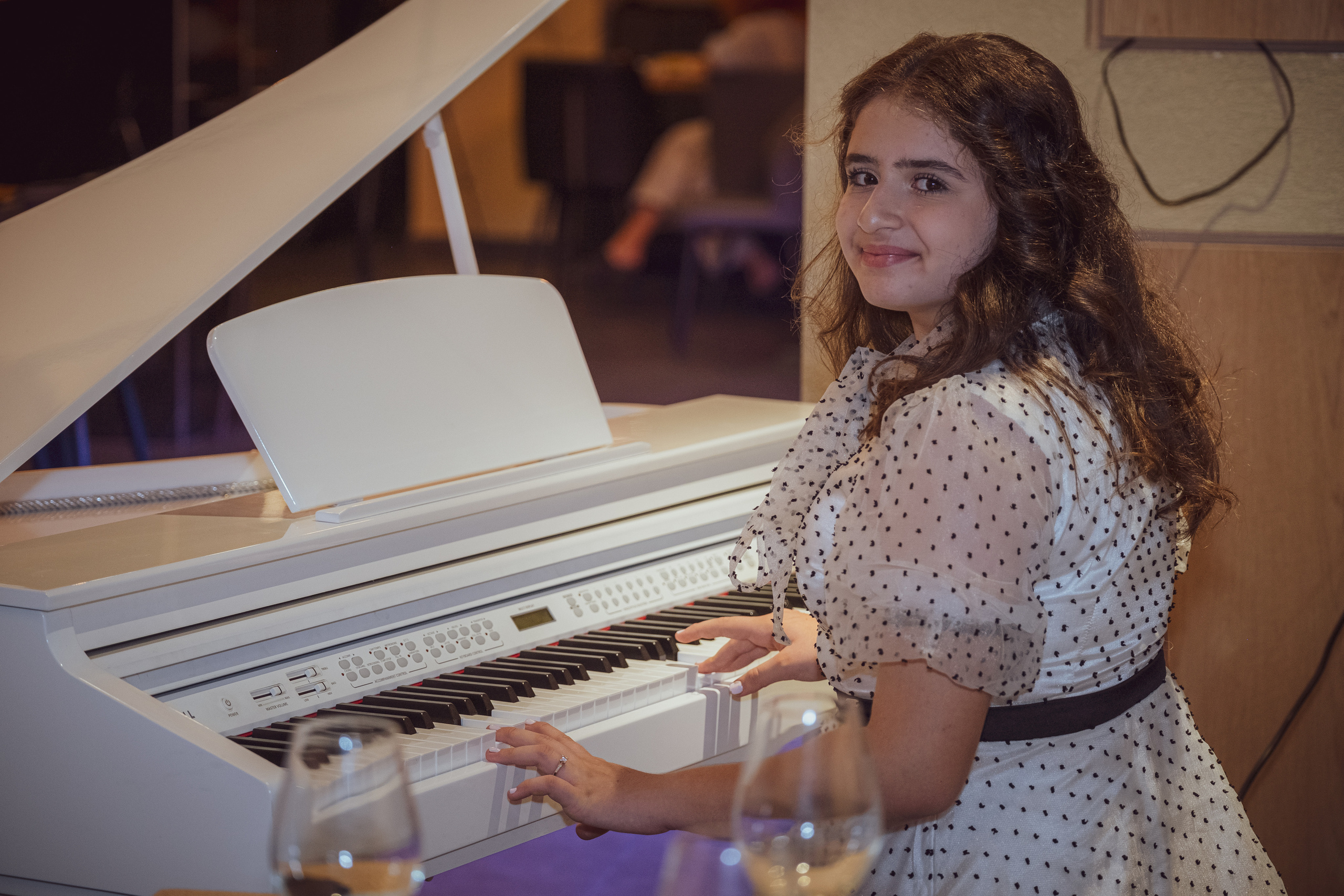 Birthday party. Middle East Photo Agency — Weddings, Bar & Bat Mitzvahs, Brit Milah, Theater, Magnets, Portraits