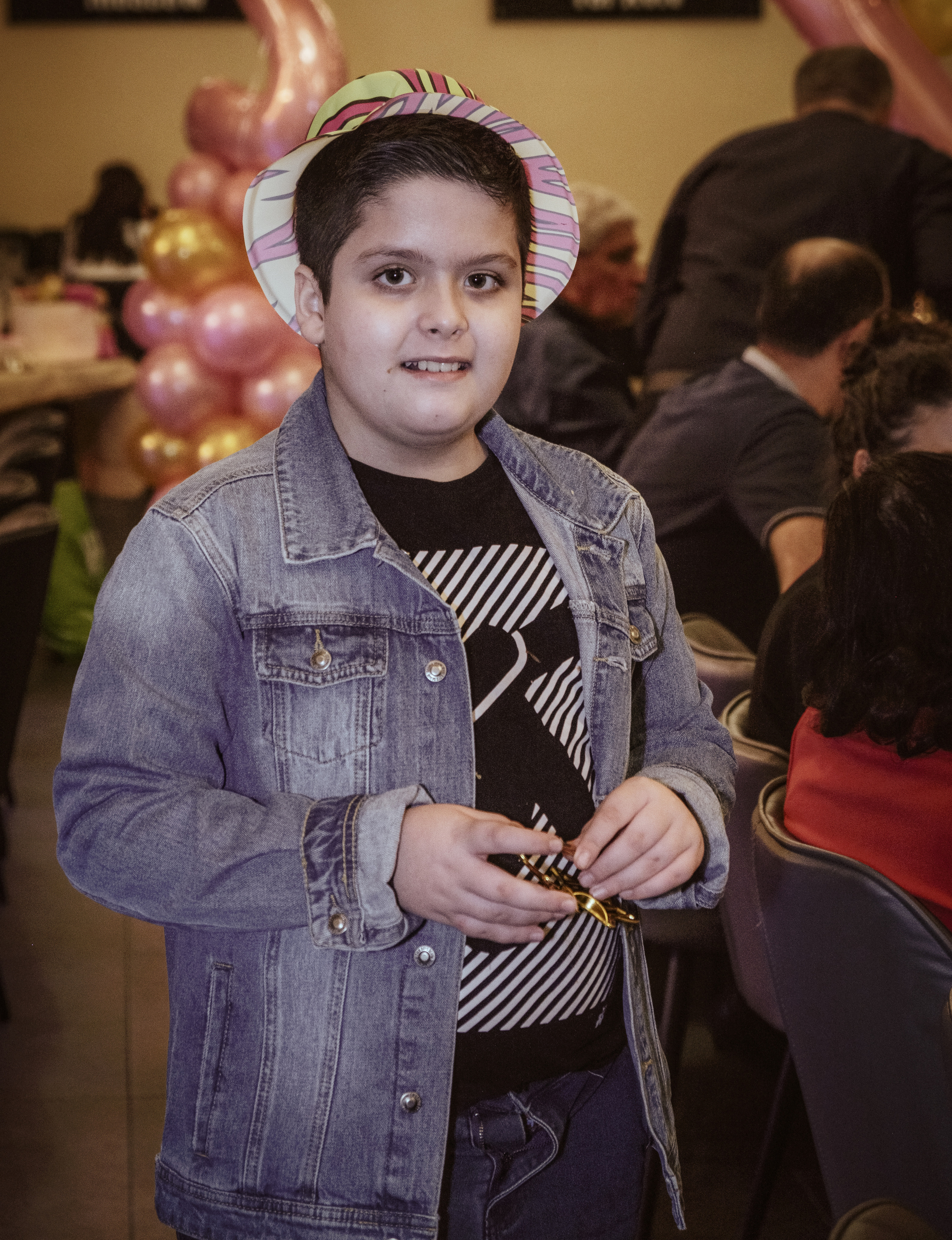 Birthday party. Middle East Photo Agency — Weddings, Bar & Bat Mitzvahs, Brit Milah, Theater, Magnets, Portraits