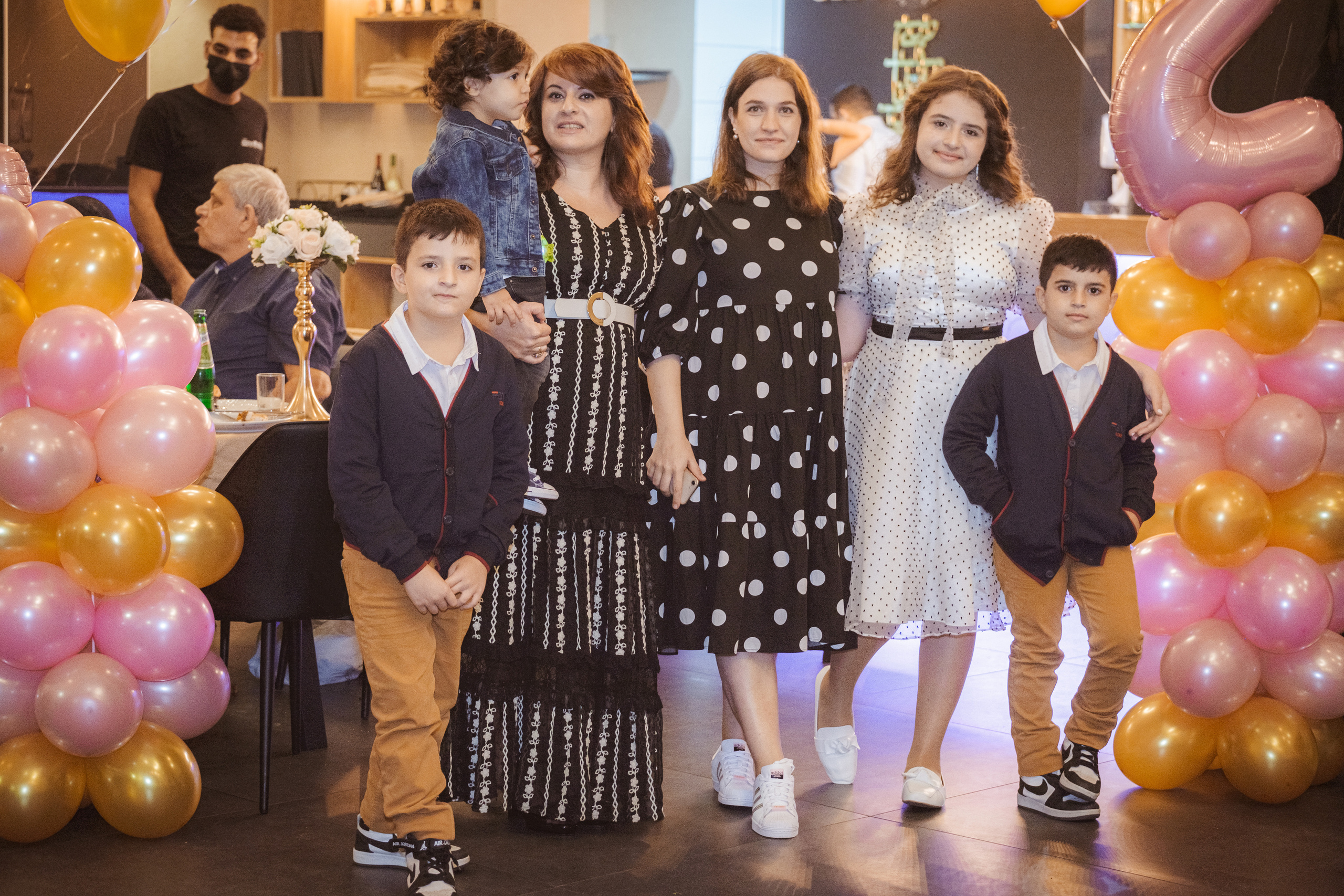 Birthday. Middle East Photo Agency סוכנות צילום המזרח התיכון — צילום מקצועי והדפסת מגנטים לאירועים