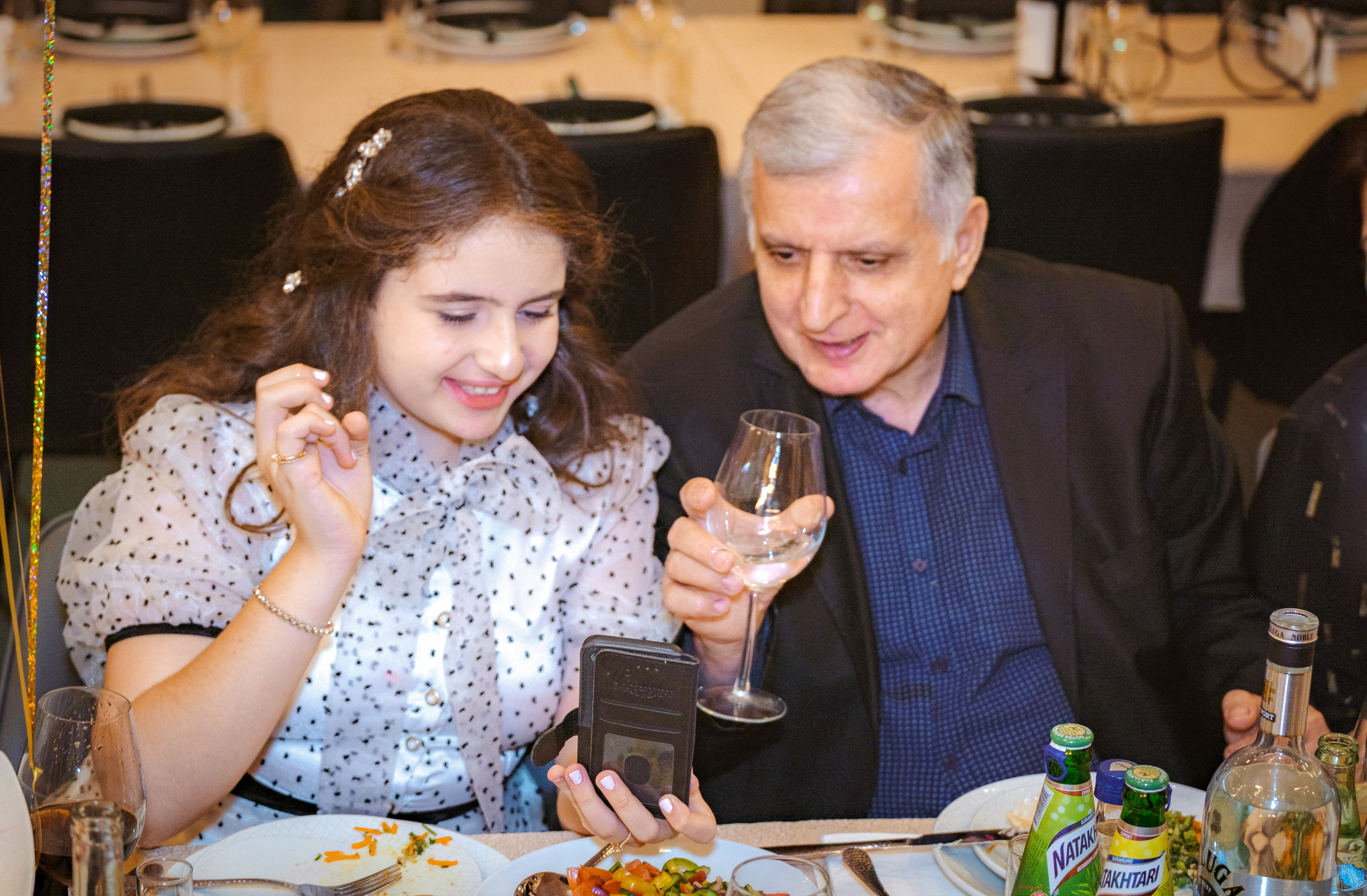 Birthday. Middle East Photo Agency סוכנות צילום המזרח התיכון — צילום מקצועי והדפסת מגנטים לאירועים