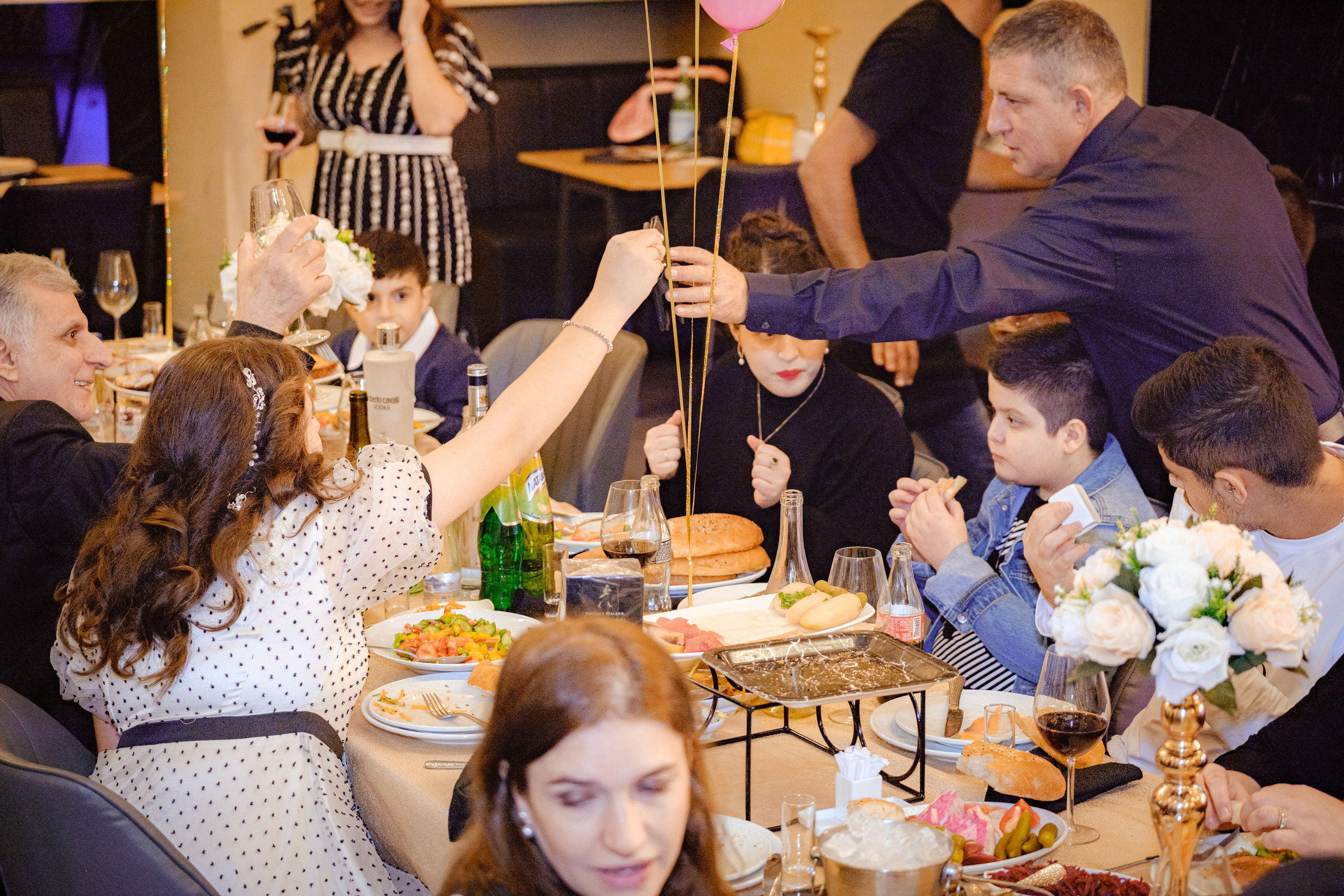 Birthday. Middle East Photo Agency סוכנות צילום המזרח התיכון — צילום מקצועי והדפסת מגנטים לאירועים