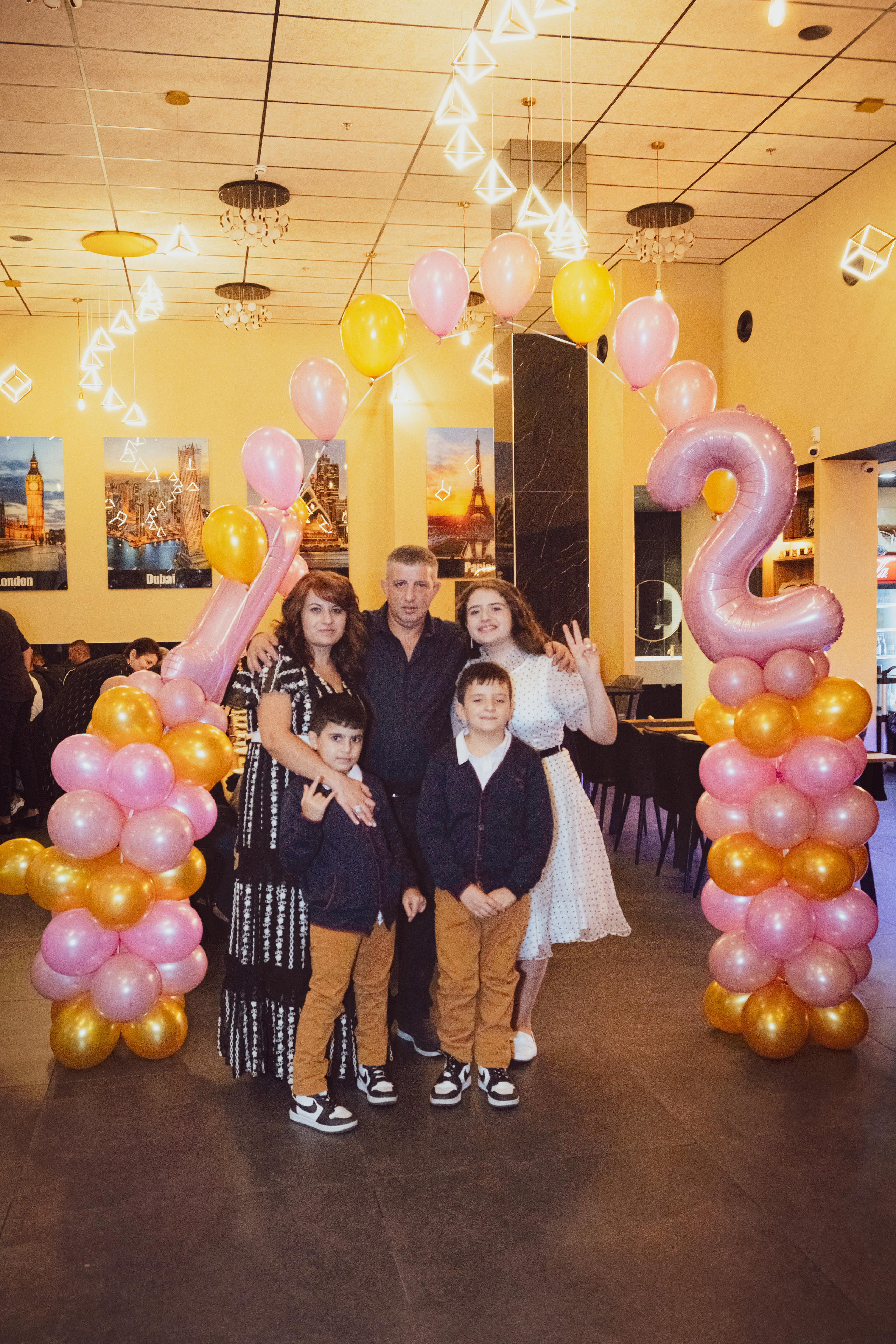 Birthday. Middle East Photo Agency סוכנות צילום המזרח התיכון — צילום מקצועי והדפסת מגנטים לאירועים