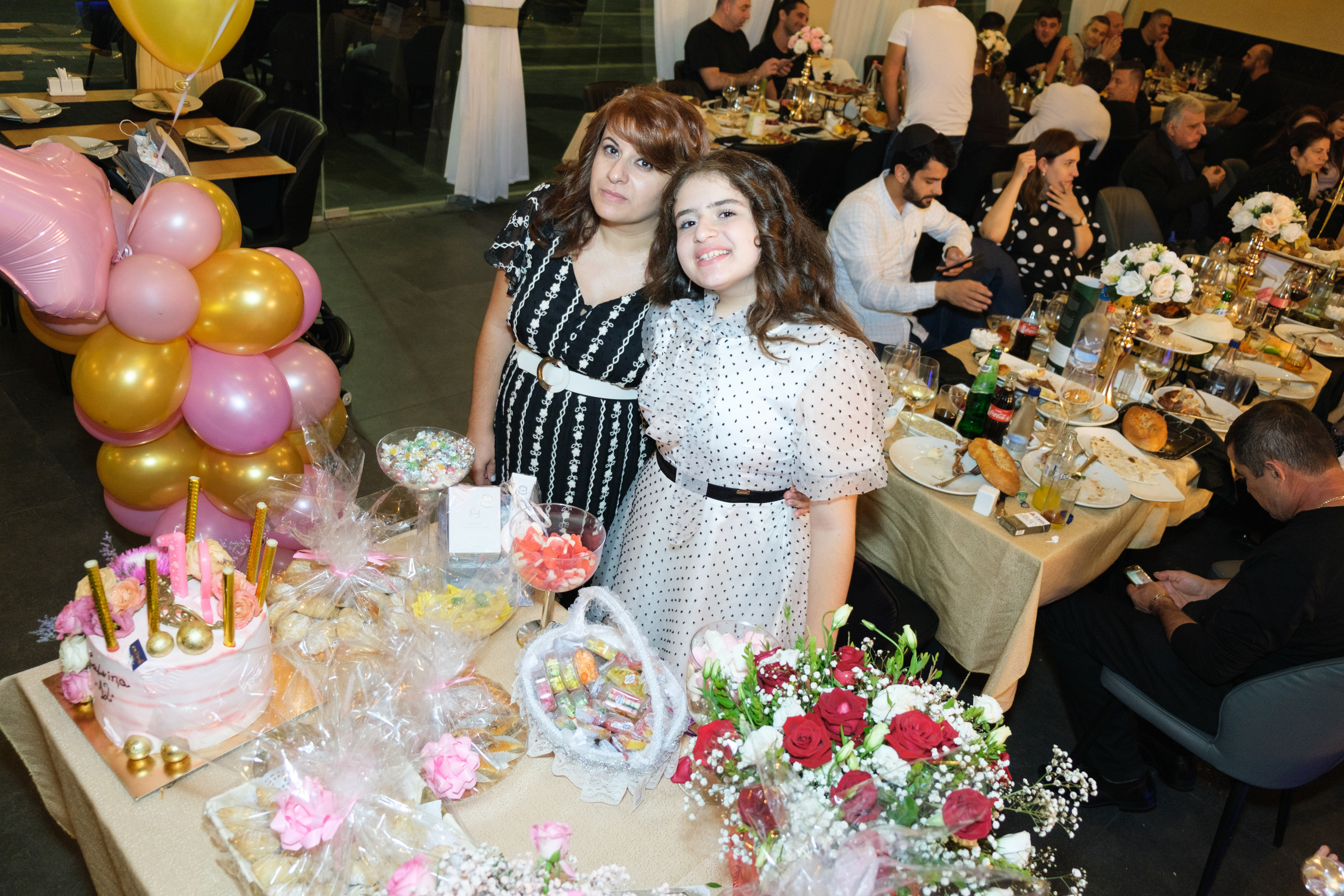 Birthday. Middle East Photo Agency סוכנות צילום המזרח התיכון — צילום מקצועי והדפסת מגנטים לאירועים