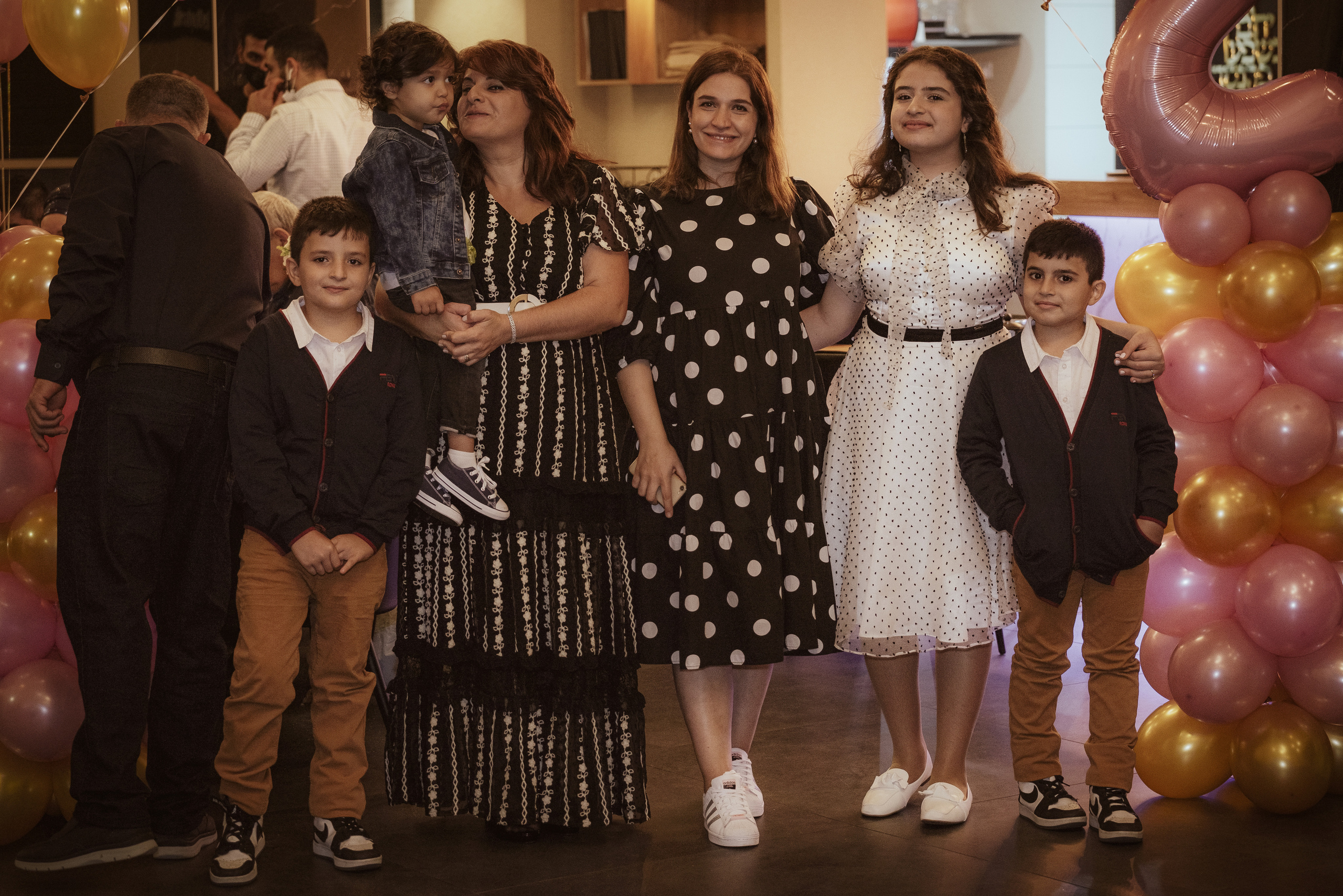 Birthday party. Middle East Photo Agency — Weddings, Bar & Bat Mitzvahs, Brit Milah, Theater, Magnets, Portraits