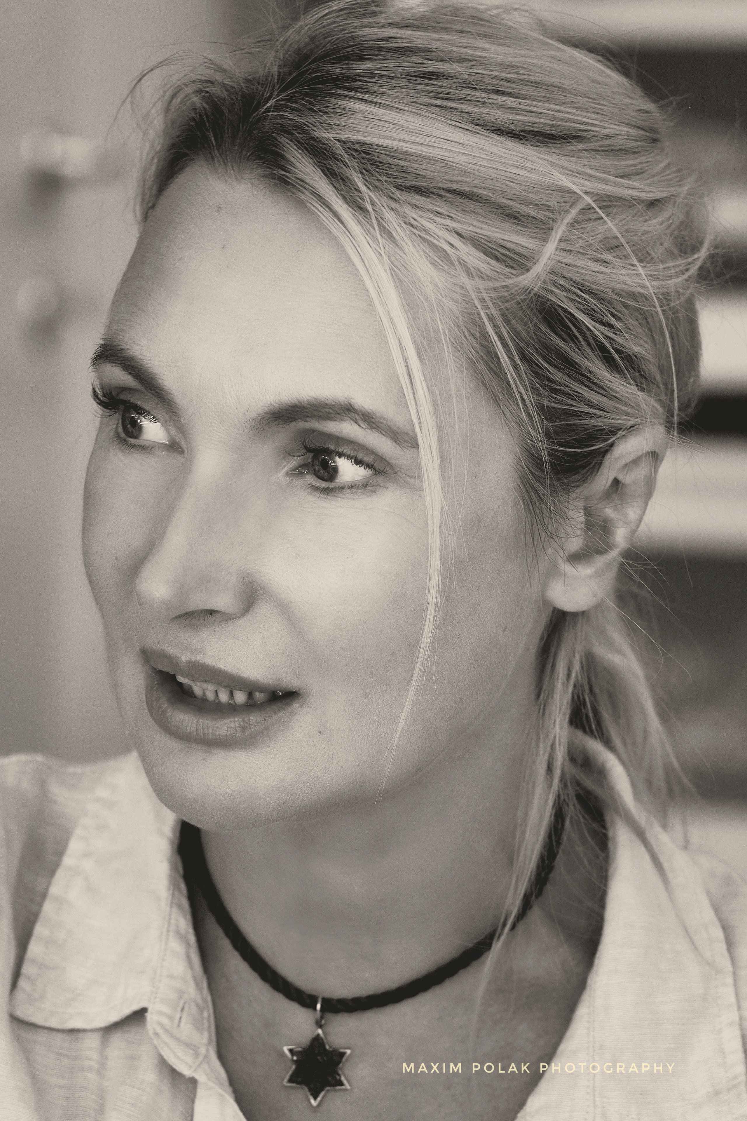 Janna. Portrait. Middle East Photo Agency סוכנות צילום המזרח התיכון — צילום מקצועי והדפסת מגנטים לאירועים