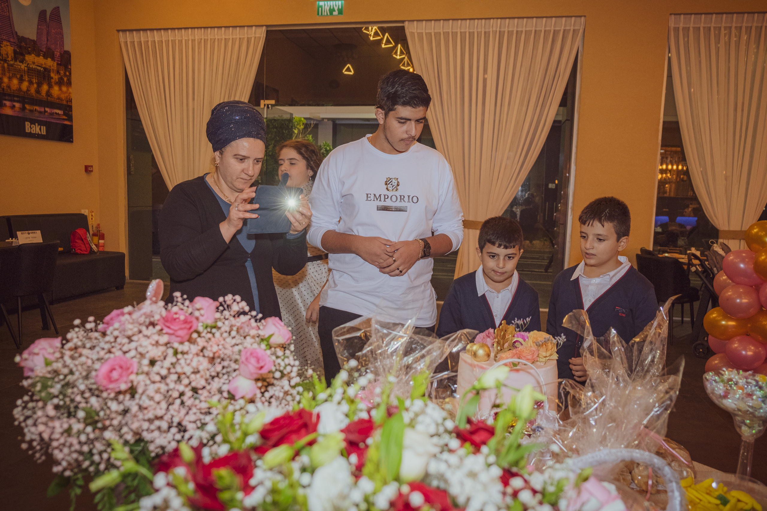 Birthday party. Middle East Photo Agency — Weddings, Bar & Bat Mitzvahs, Brit Milah, Theater, Magnets, Portraits