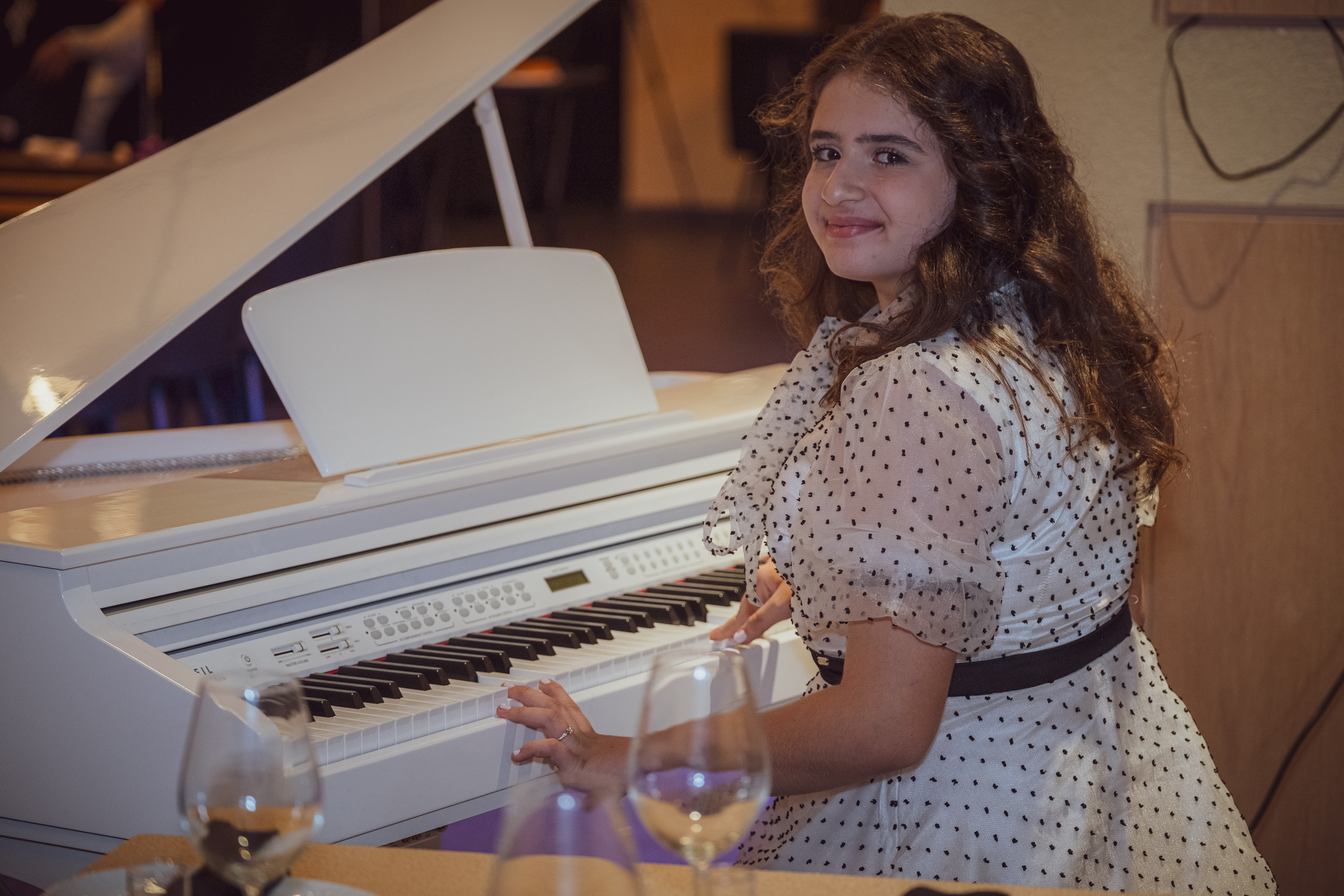 Birthday party. Middle East Photo Agency — Weddings, Bar & Bat Mitzvahs, Brit Milah, Theater, Magnets, Portraits