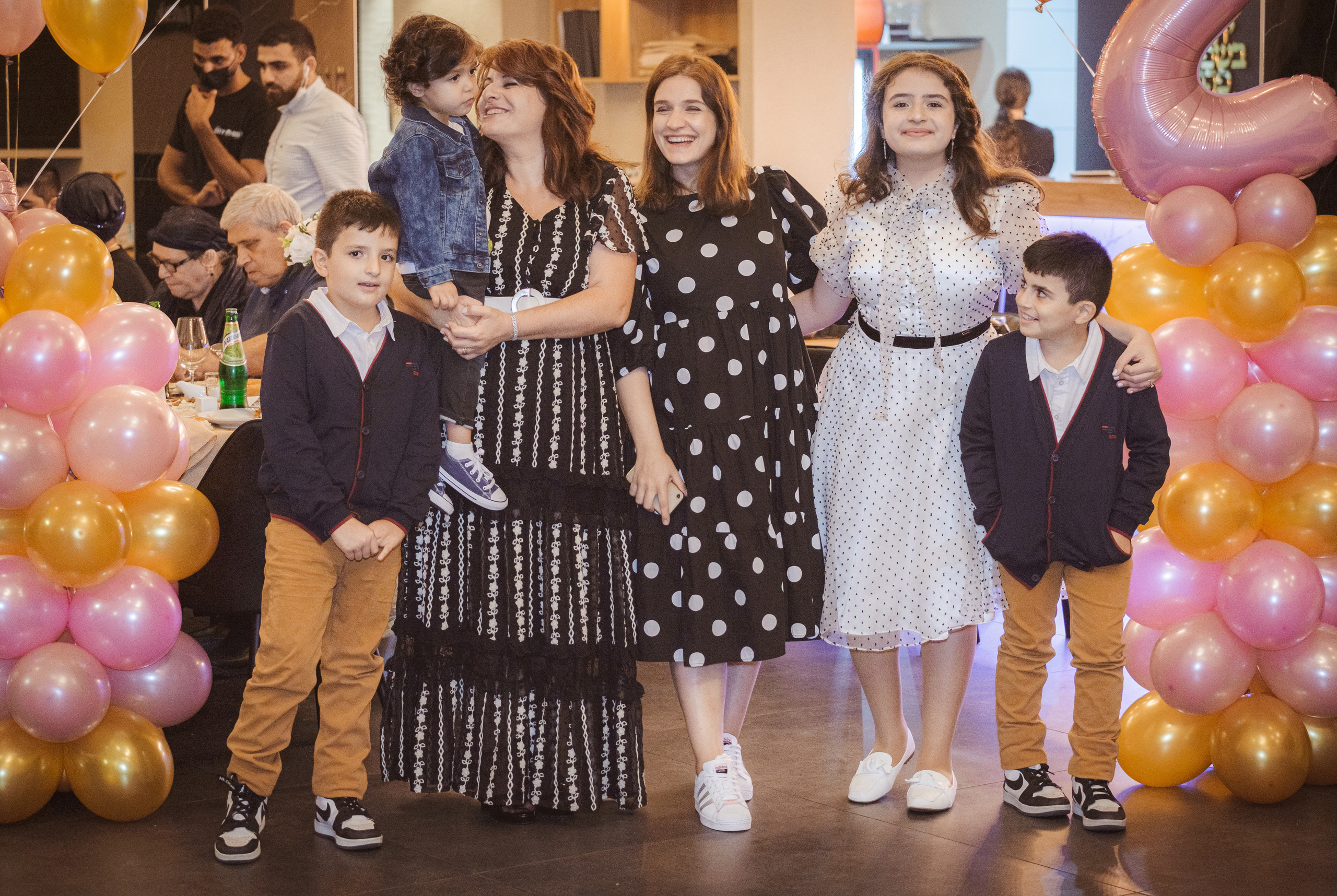 Birthday. Middle East Photo Agency סוכנות צילום המזרח התיכון — צילום מקצועי והדפסת מגנטים לאירועים