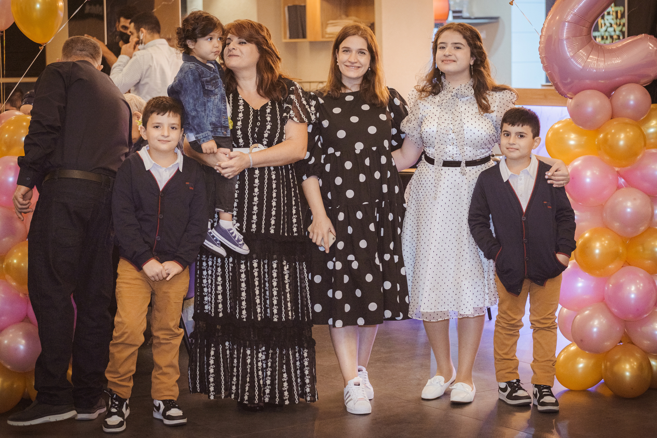 Birthday. Middle East Photo Agency סוכנות צילום המזרח התיכון — צילום מקצועי והדפסת מגנטים לאירועים