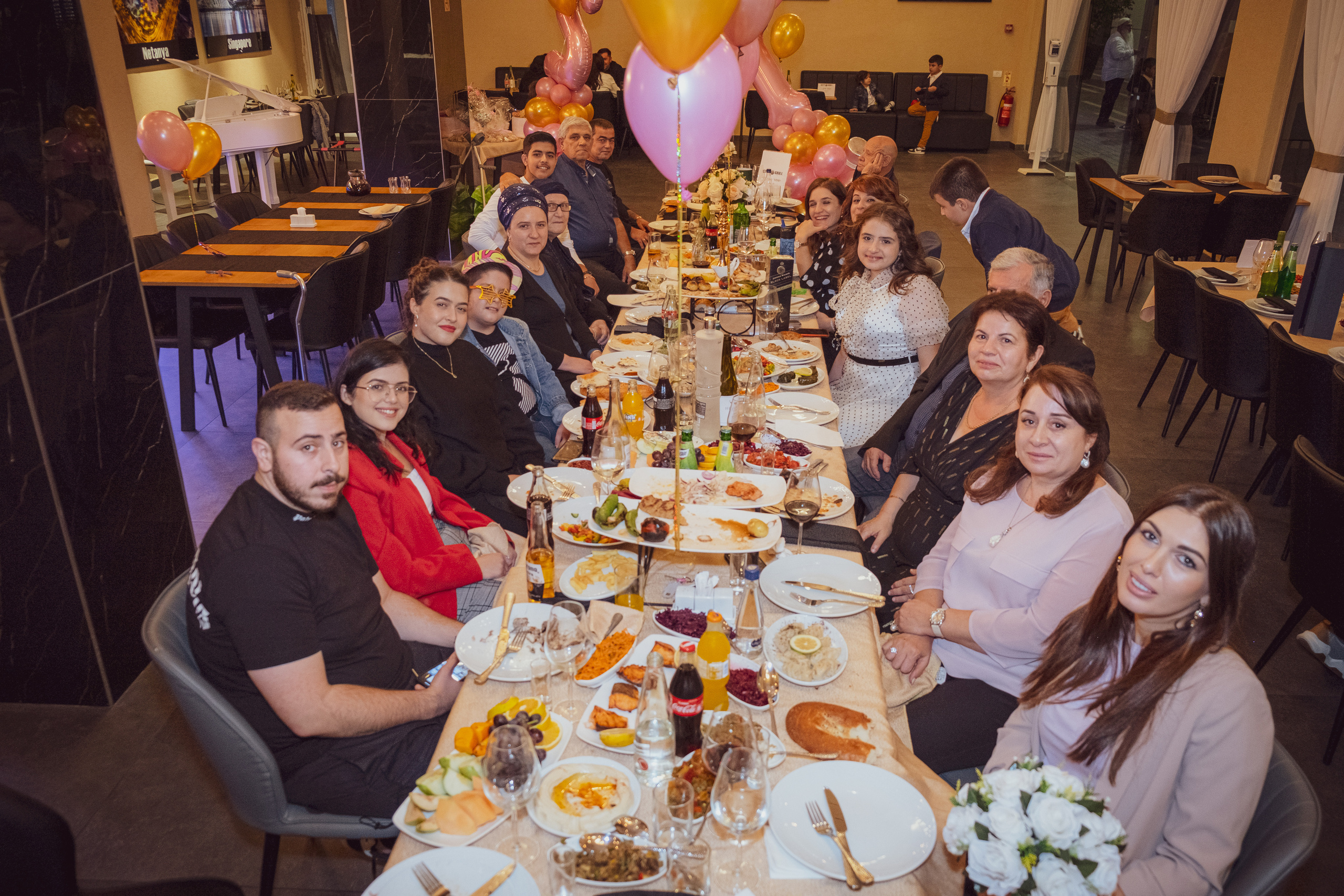 Birthday party. Middle East Photo Agency — Weddings, Bar & Bat Mitzvahs, Brit Milah, Theater, Magnets, Portraits