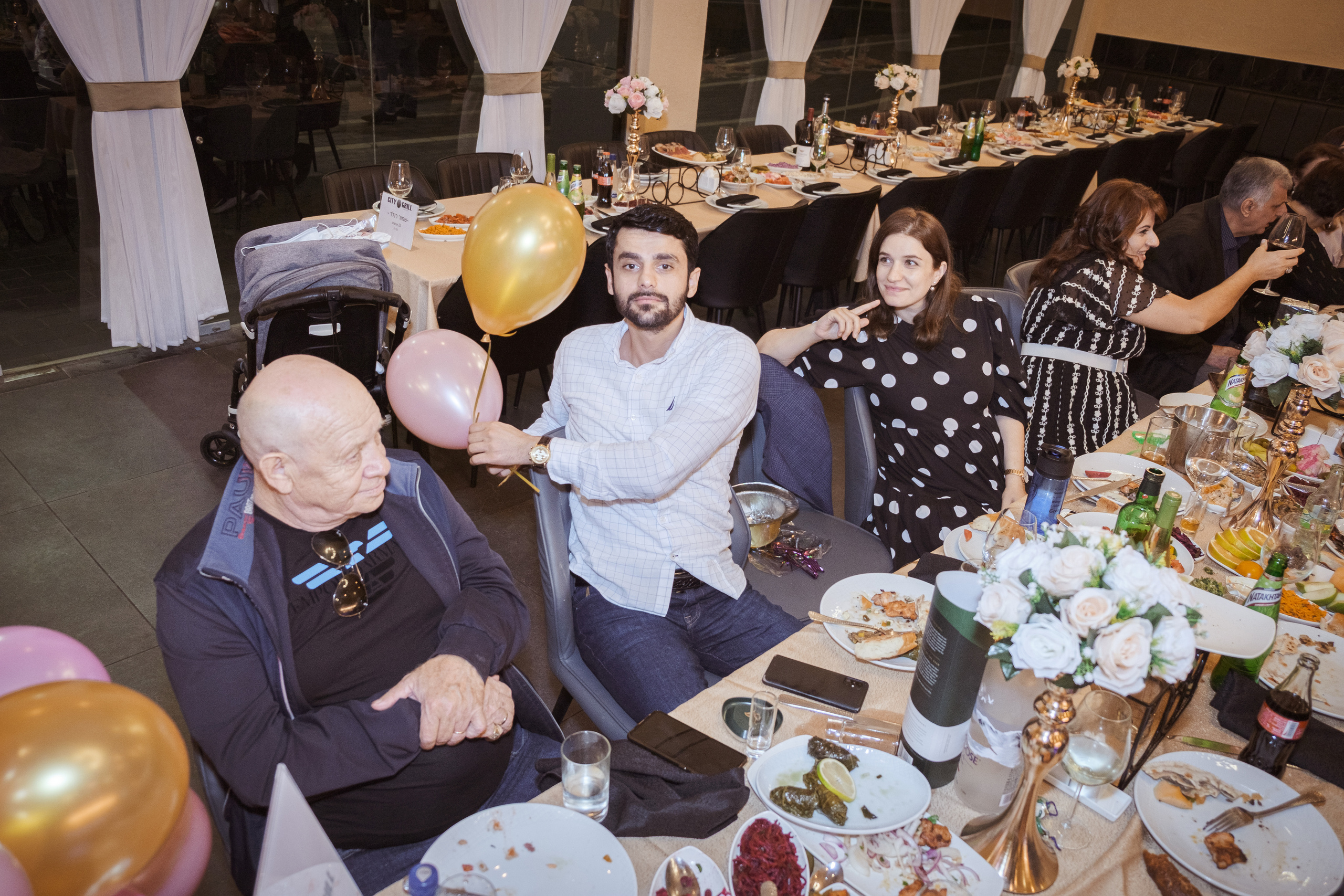 Birthday. Middle East Photo Agency סוכנות צילום המזרח התיכון — צילום מקצועי והדפסת מגנטים לאירועים