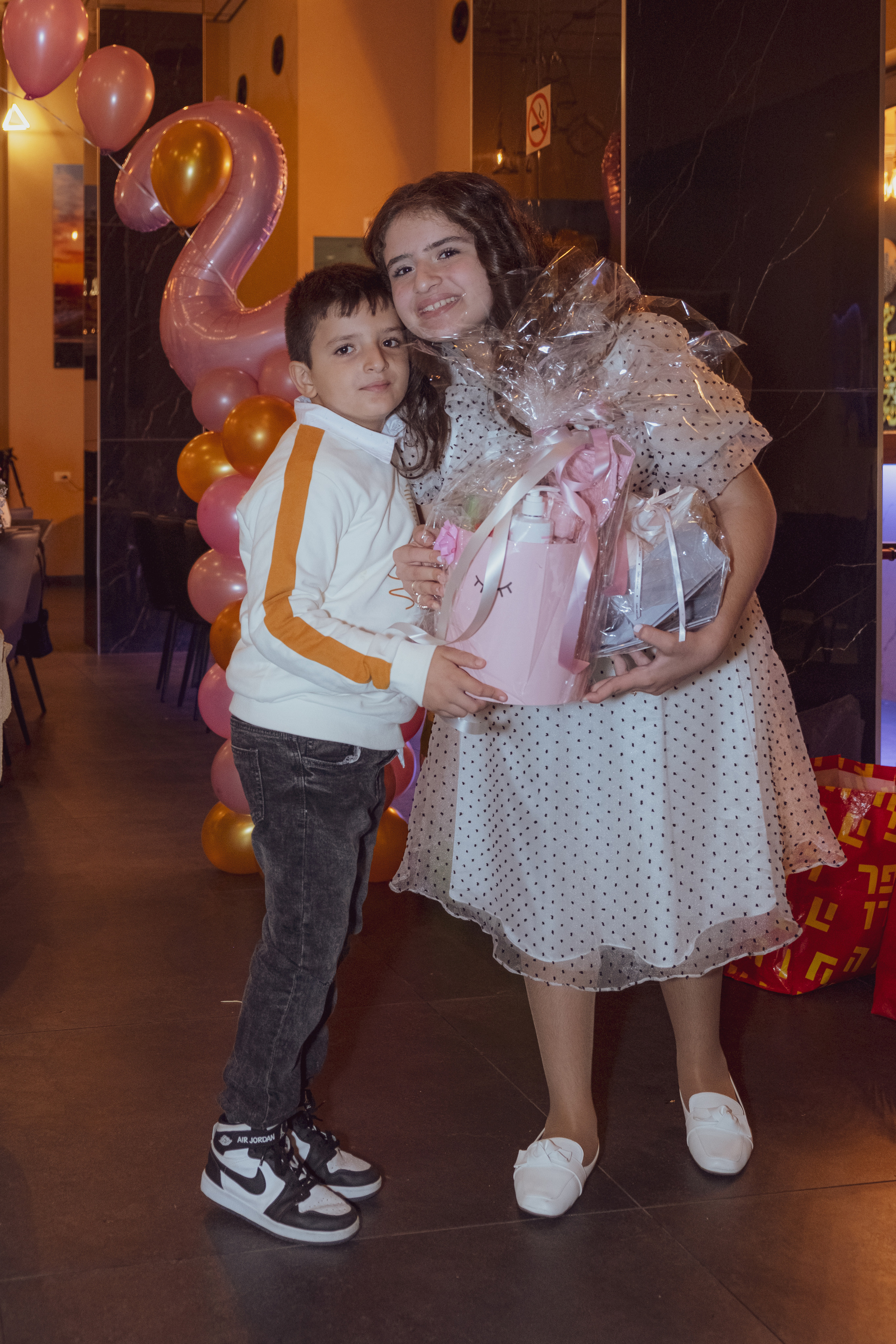 Birthday party. Middle East Photo Agency — Weddings, Bar & Bat Mitzvahs, Brit Milah, Theater, Magnets, Portraits