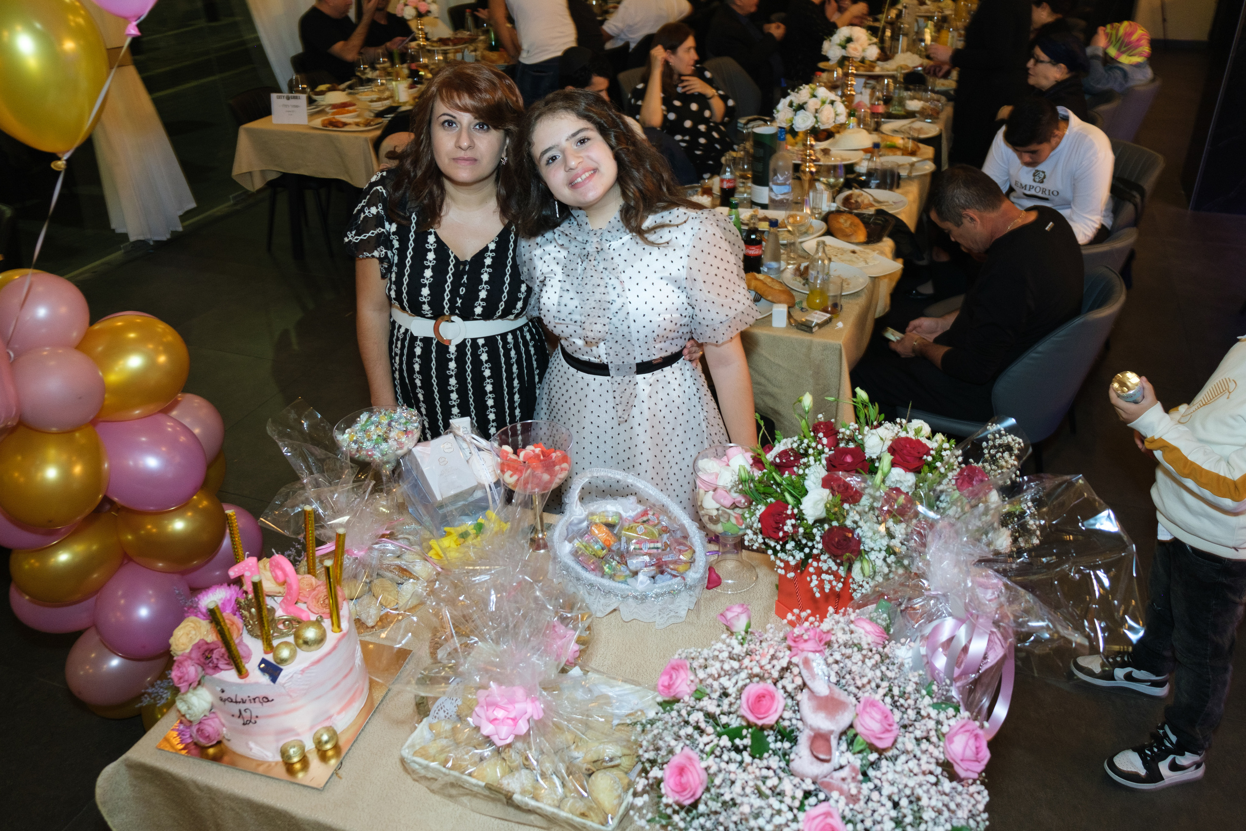 Birthday. Middle East Photo Agency סוכנות צילום המזרח התיכון — צילום מקצועי והדפסת מגנטים לאירועים