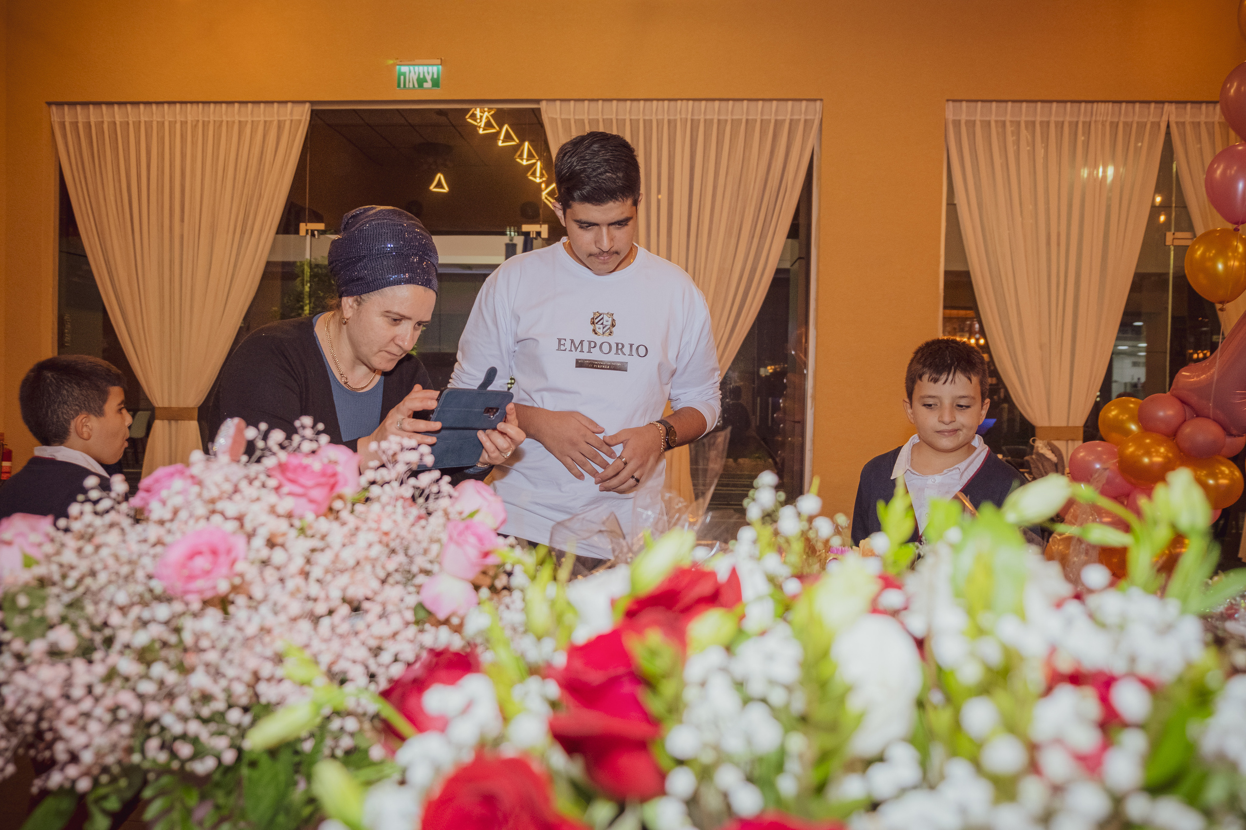 Birthday party. Middle East Photo Agency — Weddings, Bar & Bat Mitzvahs, Brit Milah, Theater, Magnets, Portraits