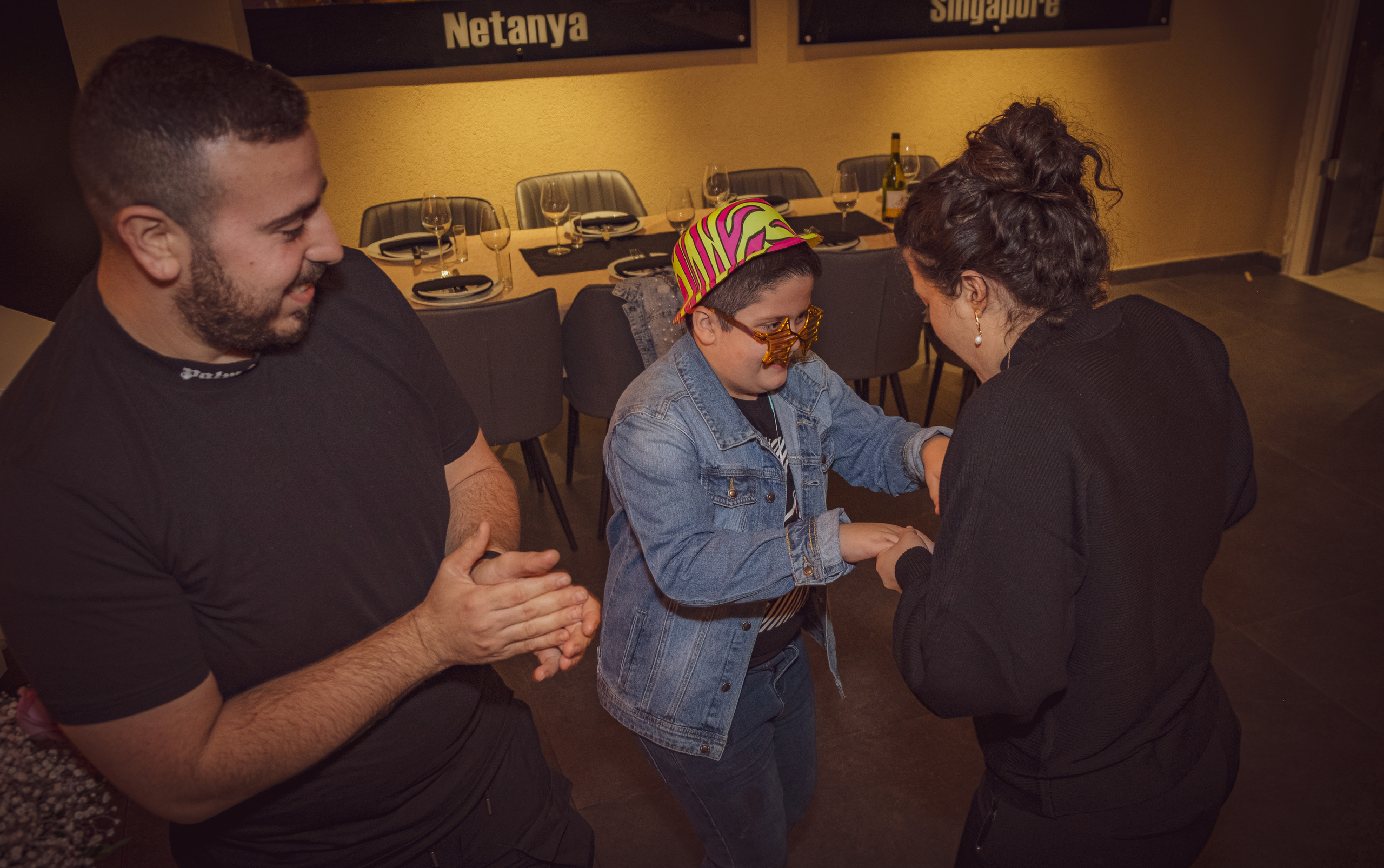 Birthday party. Middle East Photo Agency — Weddings, Bar & Bat Mitzvahs, Brit Milah, Theater, Magnets, Portraits