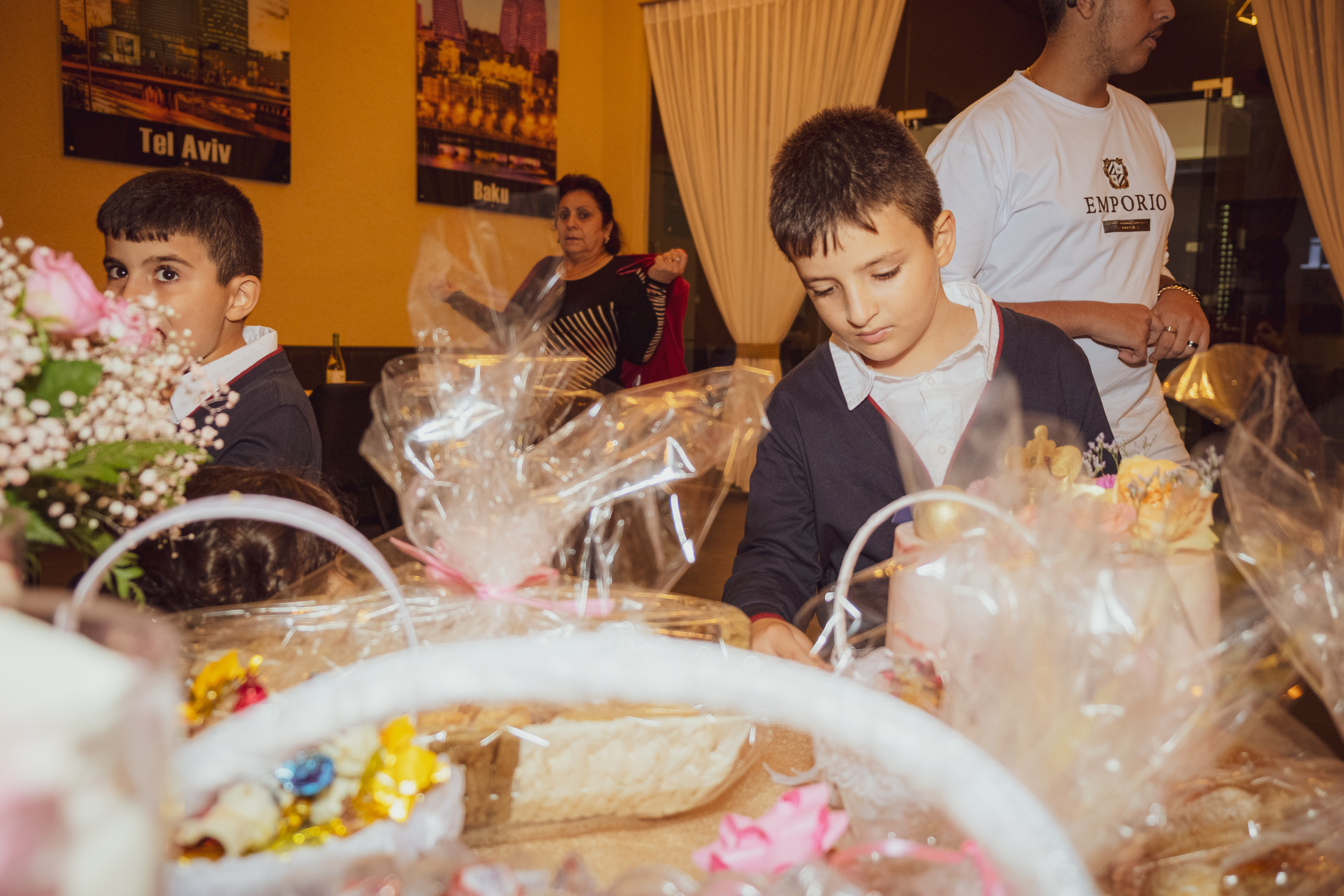 Birthday party. Middle East Photo Agency — Weddings, Bar & Bat Mitzvahs, Brit Milah, Theater, Magnets, Portraits