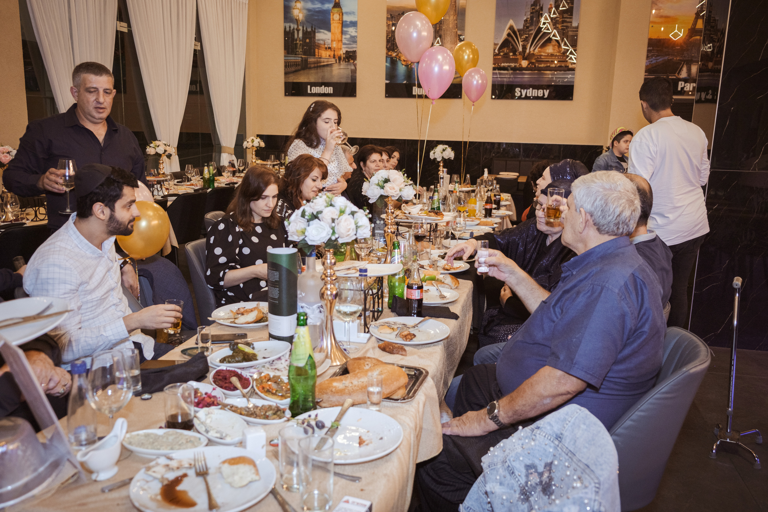 Birthday. Middle East Photo Agency סוכנות צילום המזרח התיכון — צילום מקצועי והדפסת מגנטים לאירועים