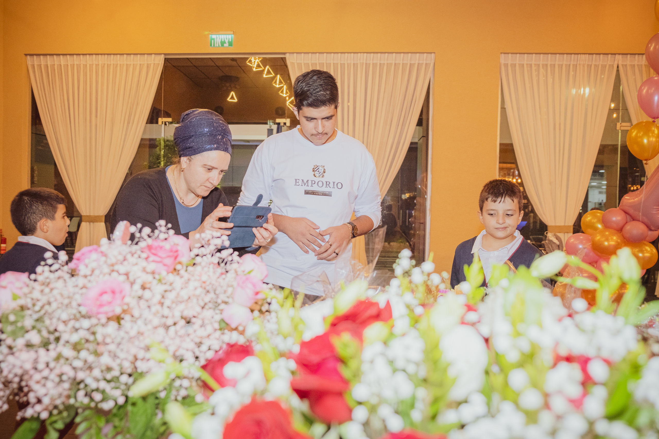 Birthday. Middle East Photo Agency סוכנות צילום המזרח התיכון — צילום מקצועי והדפסת מגנטים לאירועים