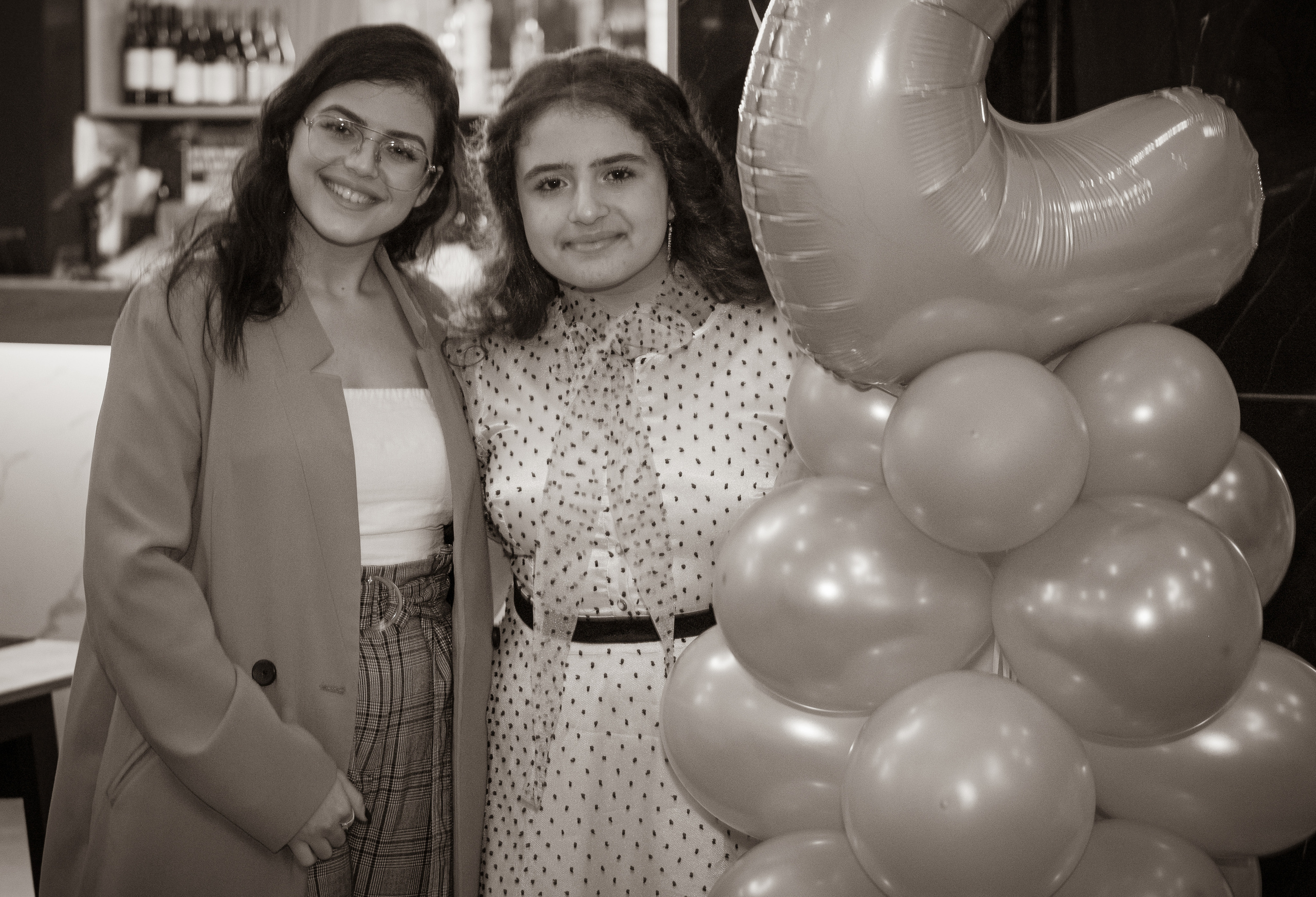 Birthday party. Middle East Photo Agency — Weddings, Bar & Bat Mitzvahs, Brit Milah, Theater, Magnets, Portraits