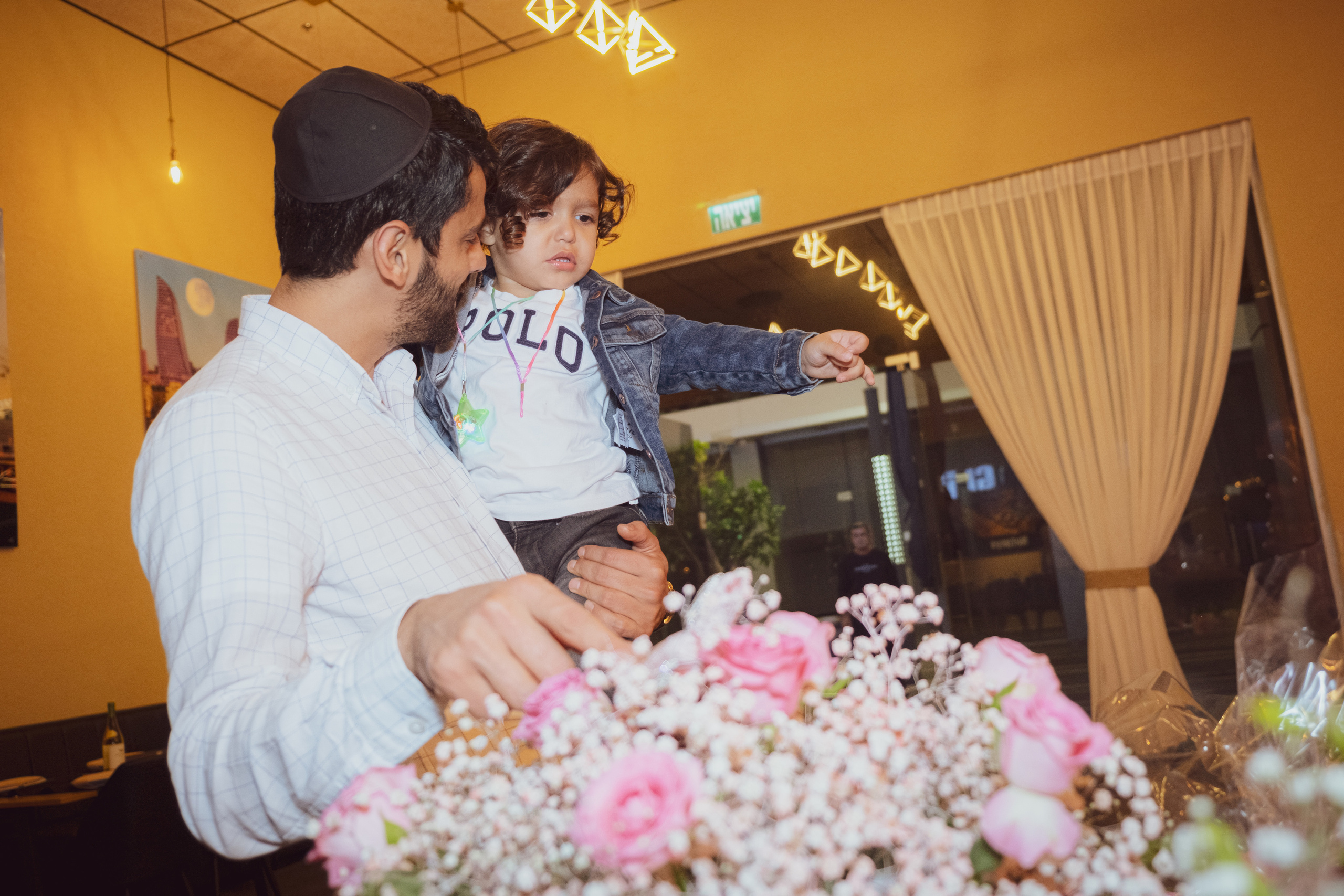 Birthday. Middle East Photo Agency סוכנות צילום המזרח התיכון — צילום מקצועי והדפסת מגנטים לאירועים