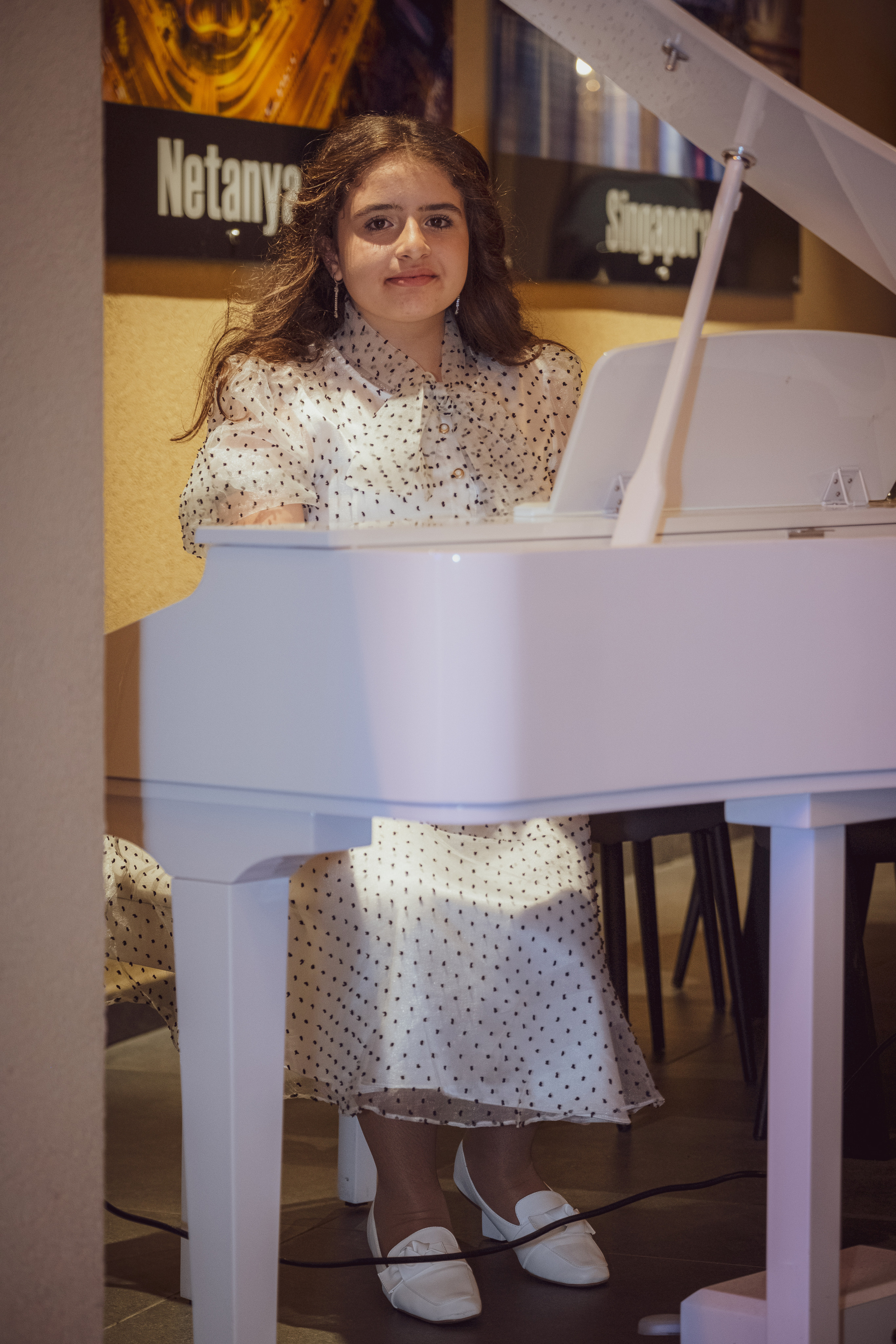 Birthday party. Middle East Photo Agency — Weddings, Bar & Bat Mitzvahs, Brit Milah, Theater, Magnets, Portraits