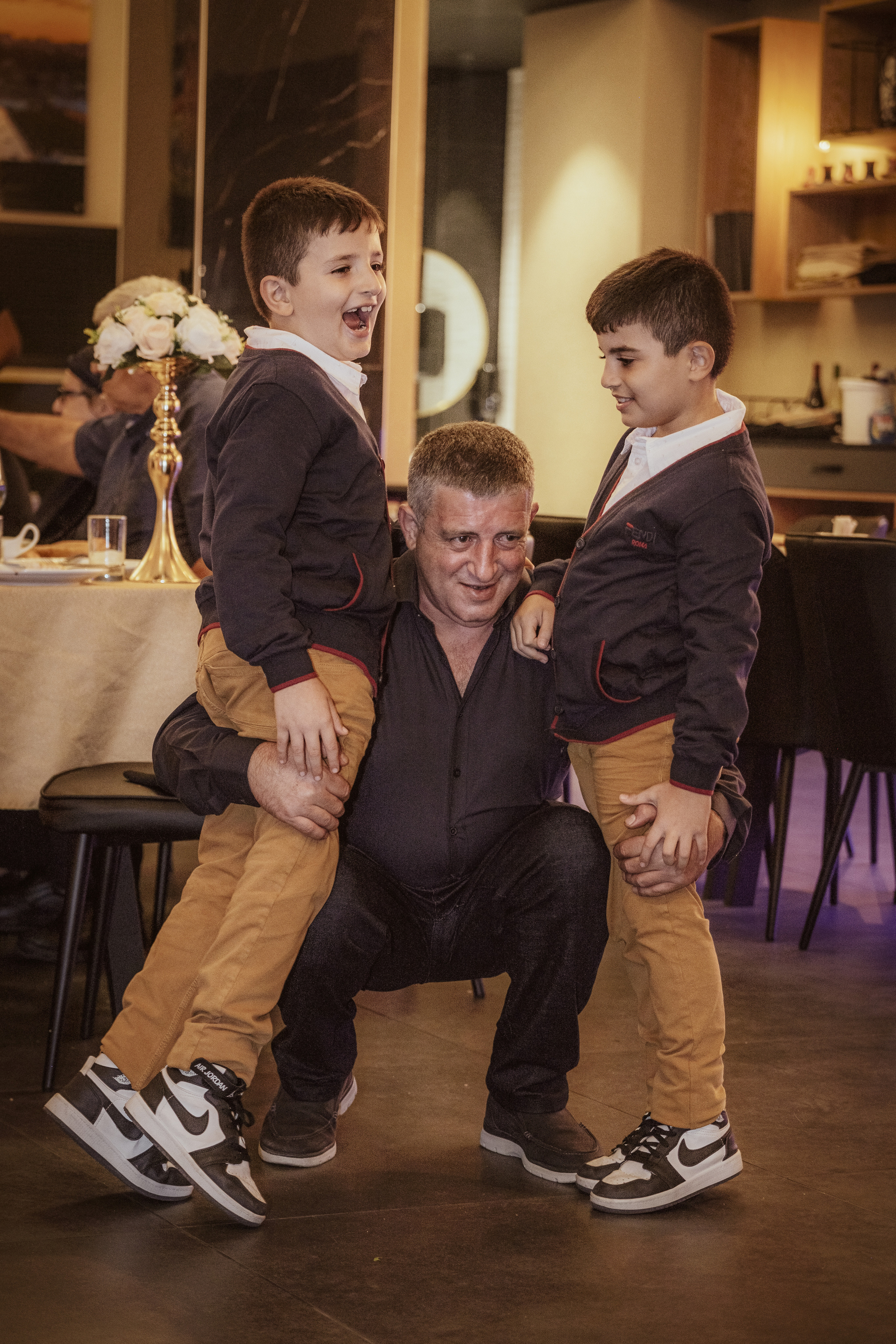 Birthday party. Middle East Photo Agency — Weddings, Bar & Bat Mitzvahs, Brit Milah, Theater, Magnets, Portraits