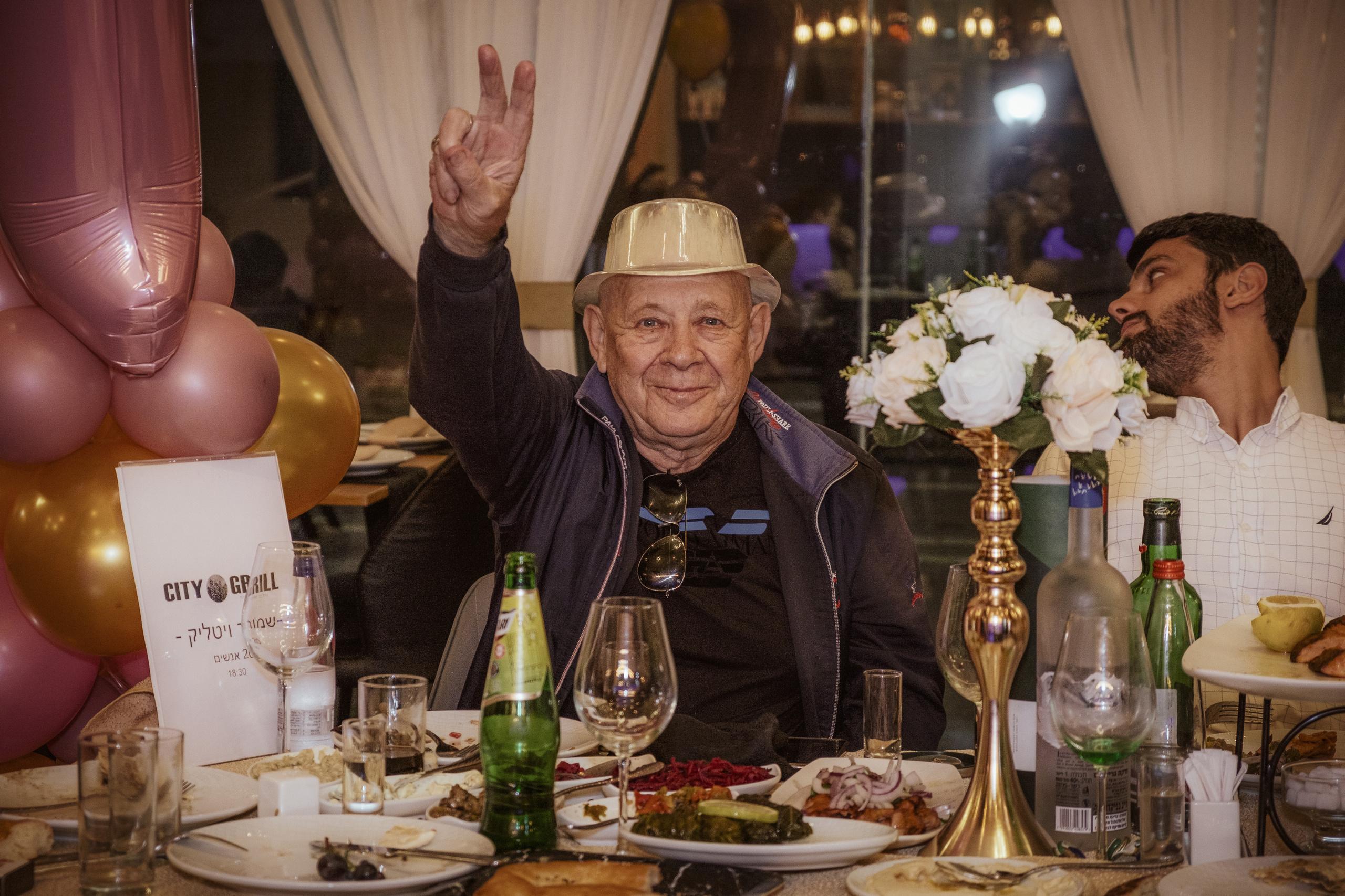 Birthday party. Middle East Photo Agency — Weddings, Bar & Bat Mitzvahs, Brit Milah, Theater, Magnets, Portraits