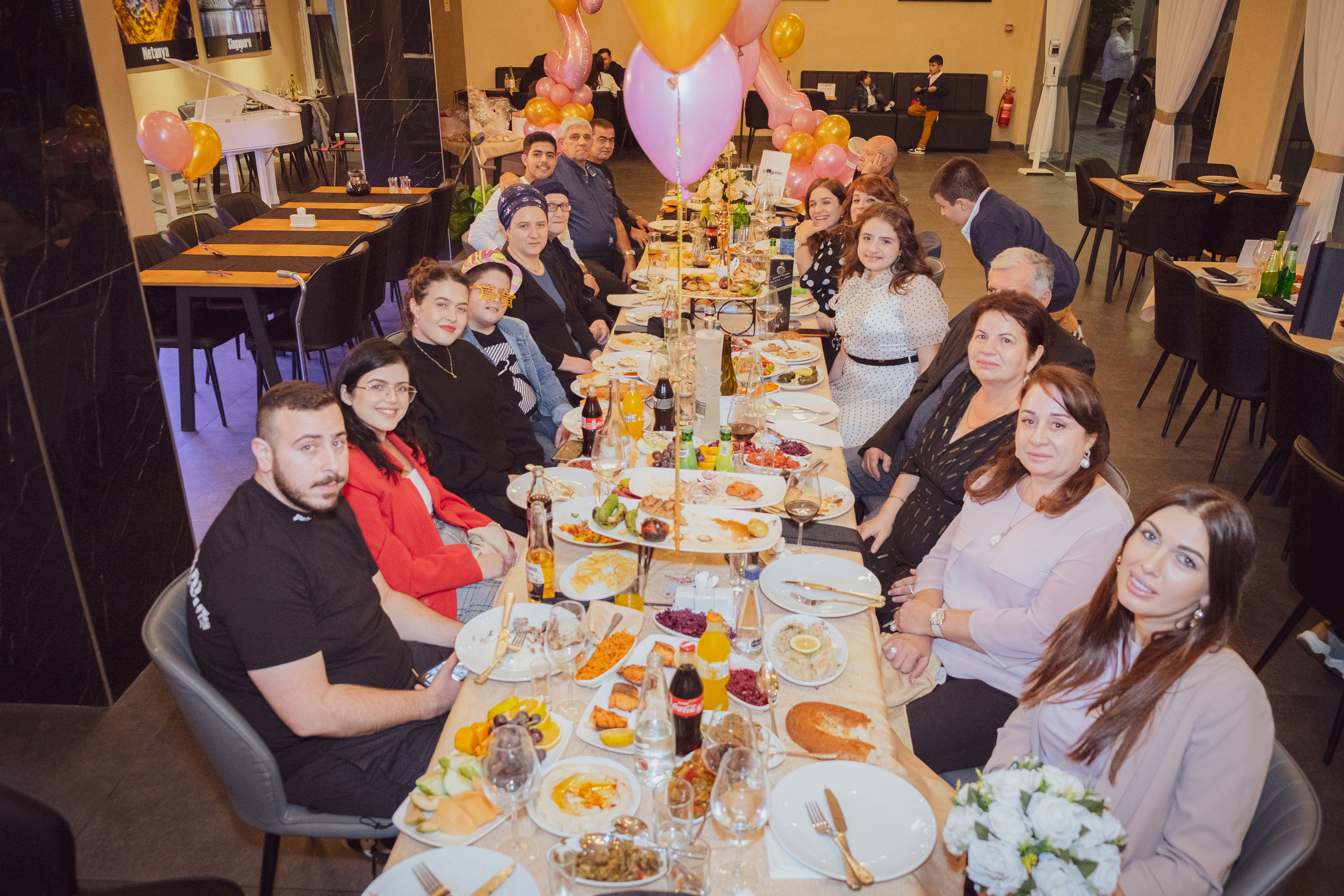 Birthday. Middle East Photo Agency סוכנות צילום המזרח התיכון — צילום מקצועי והדפסת מגנטים לאירועים