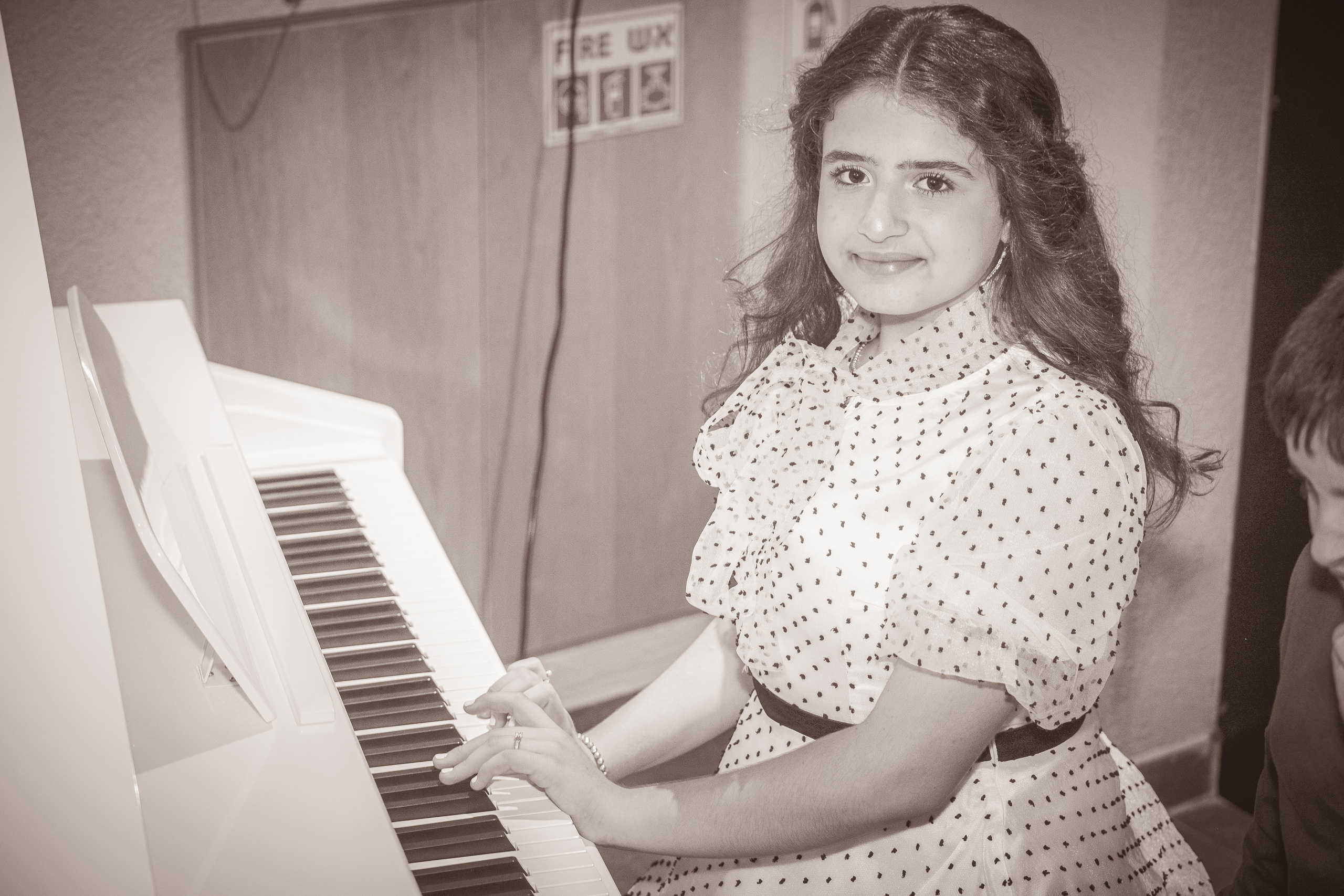 Birthday. Middle East Photo Agency סוכנות צילום המזרח התיכון — צילום מקצועי והדפסת מגנטים לאירועים