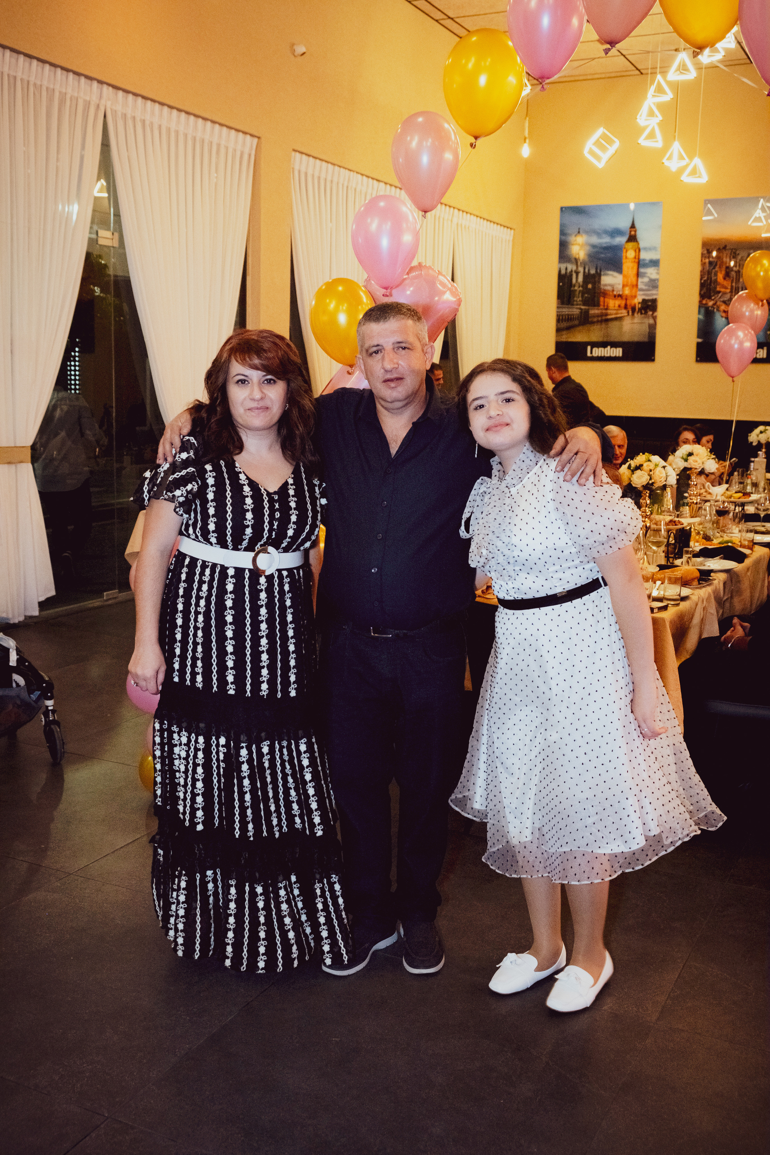 Birthday. Middle East Photo Agency סוכנות צילום המזרח התיכון — צילום מקצועי והדפסת מגנטים לאירועים