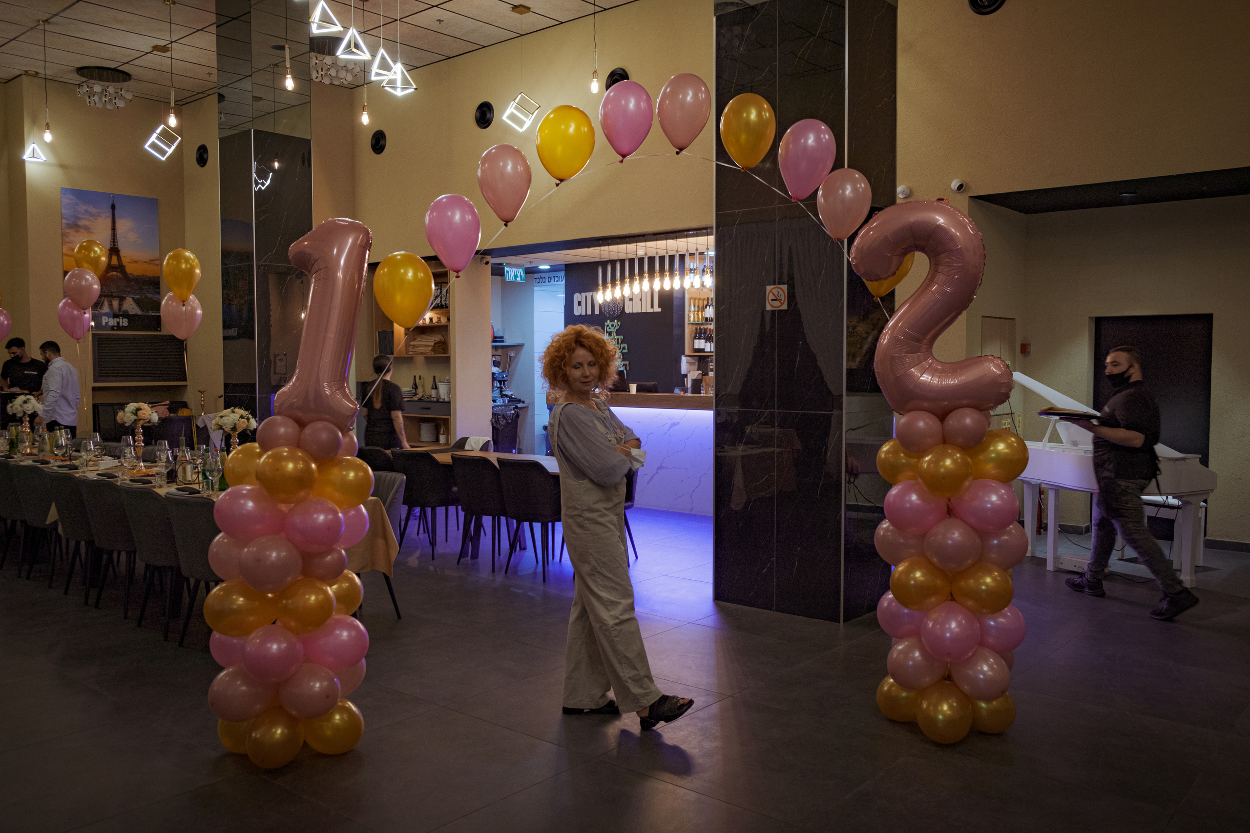 Birthday party. Middle East Photo Agency — Weddings, Bar & Bat Mitzvahs, Brit Milah, Theater, Magnets, Portraits