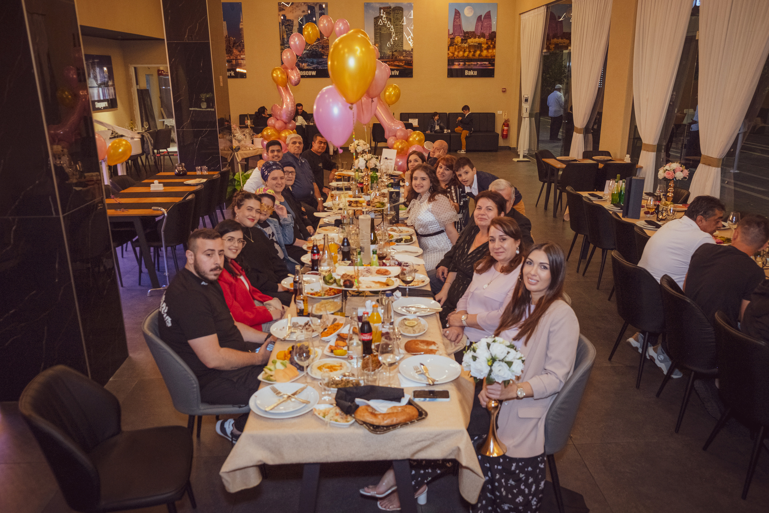 Birthday party. Middle East Photo Agency — Weddings, Bar & Bat Mitzvahs, Brit Milah, Theater, Magnets, Portraits