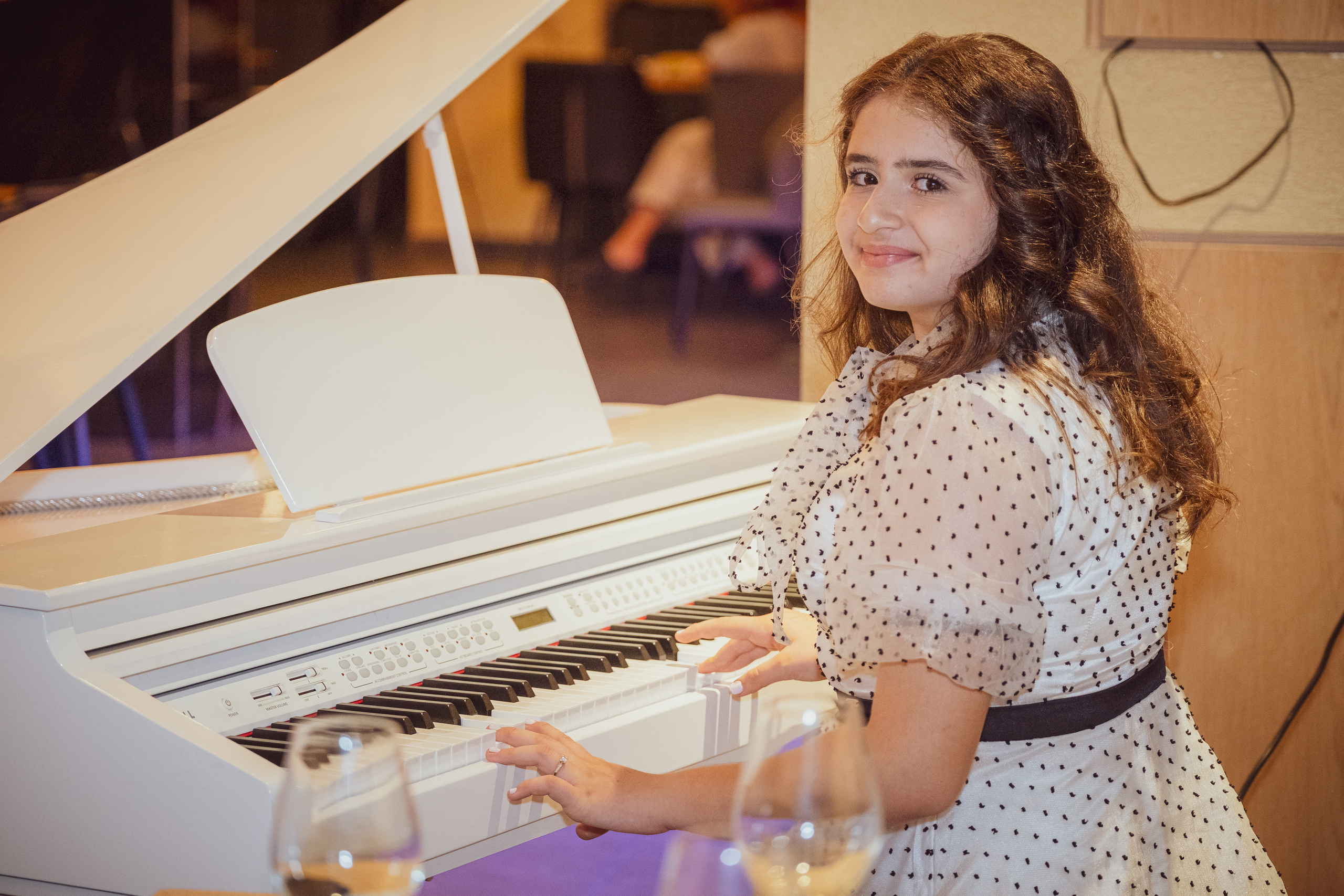 Birthday. Middle East Photo Agency סוכנות צילום המזרח התיכון — צילום מקצועי והדפסת מגנטים לאירועים