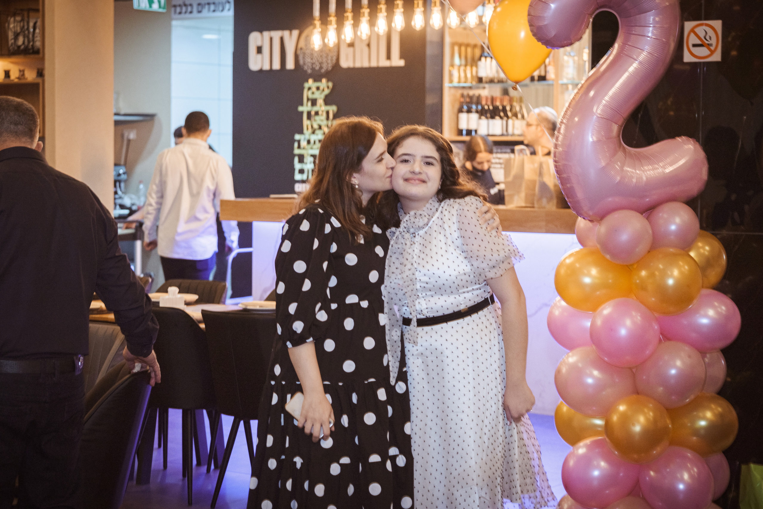 Birthday. Middle East Photo Agency סוכנות צילום המזרח התיכון — צילום מקצועי והדפסת מגנטים לאירועים