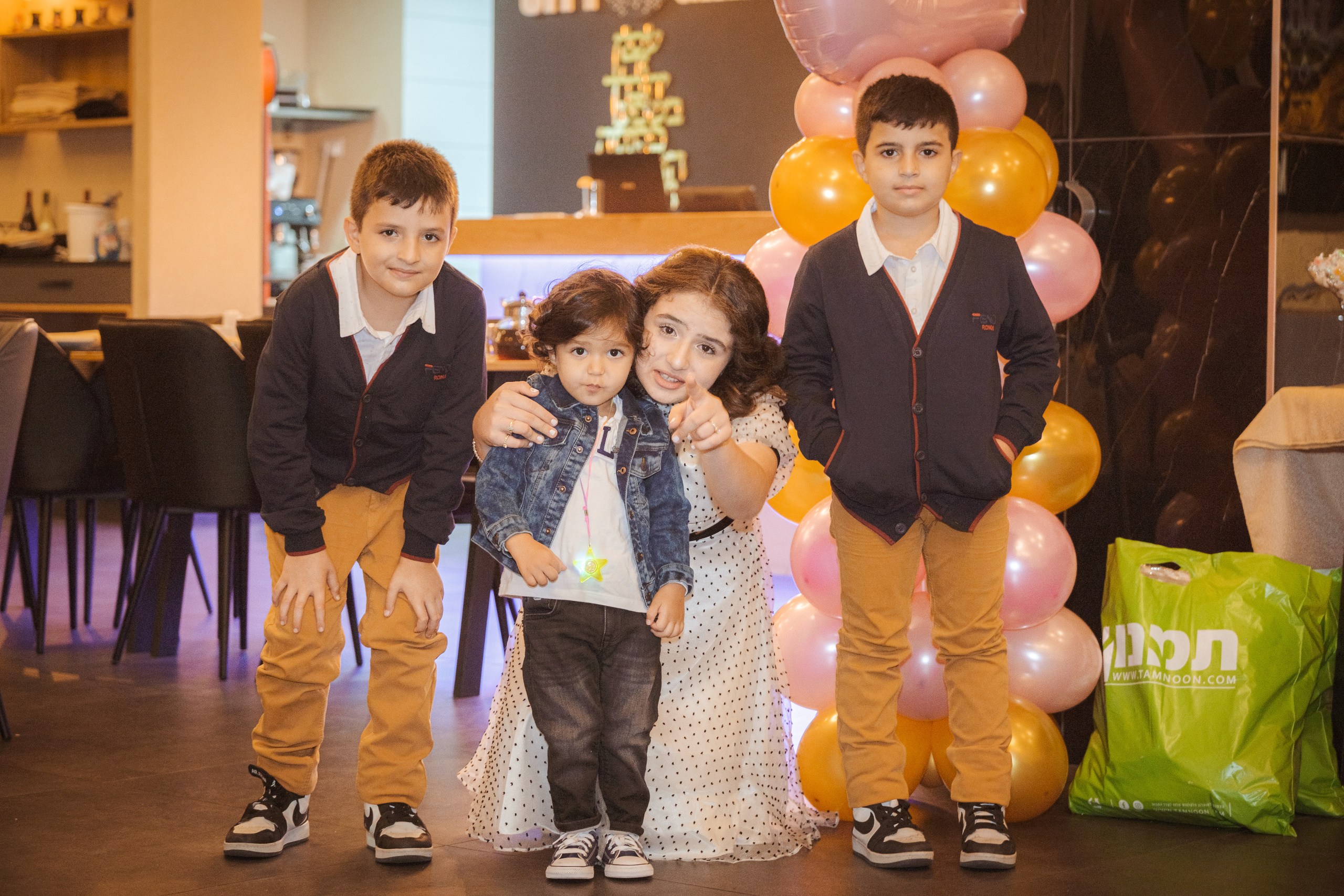 Birthday. Middle East Photo Agency סוכנות צילום המזרח התיכון — צילום מקצועי והדפסת מגנטים לאירועים