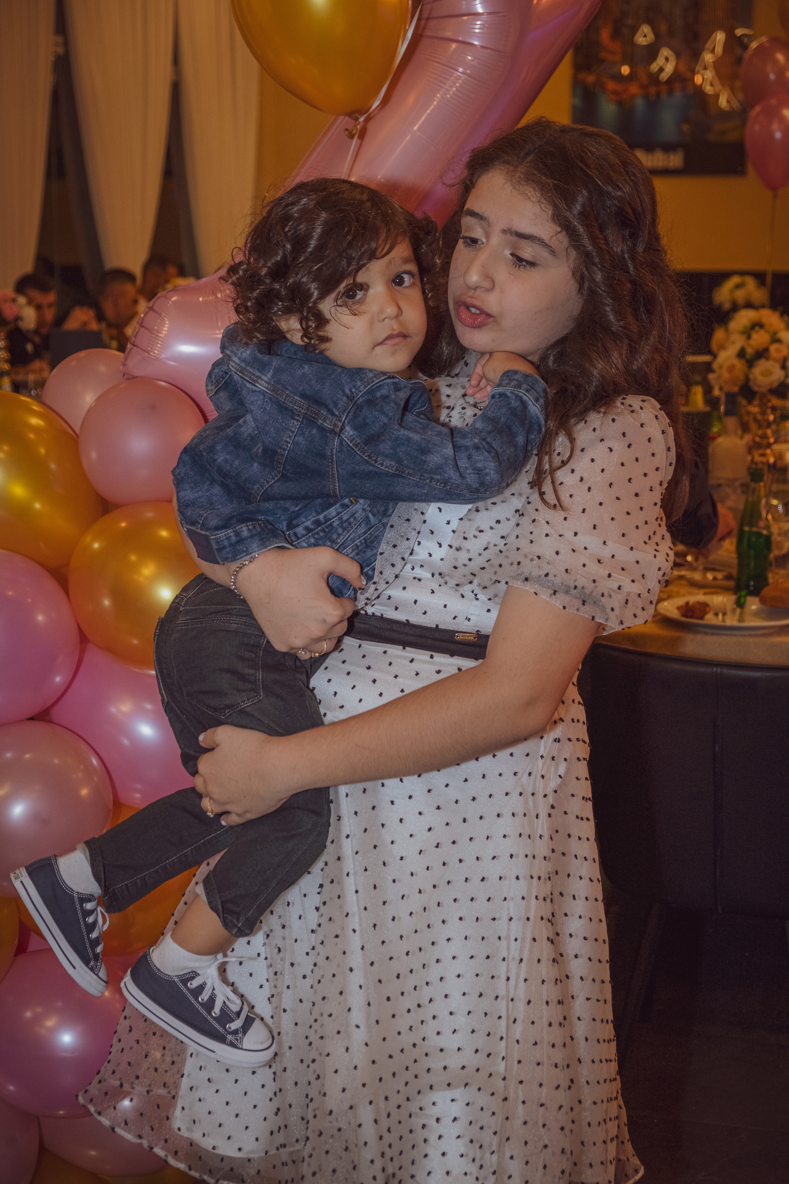 Birthday party. Middle East Photo Agency — Weddings, Bar & Bat Mitzvahs, Brit Milah, Theater, Magnets, Portraits