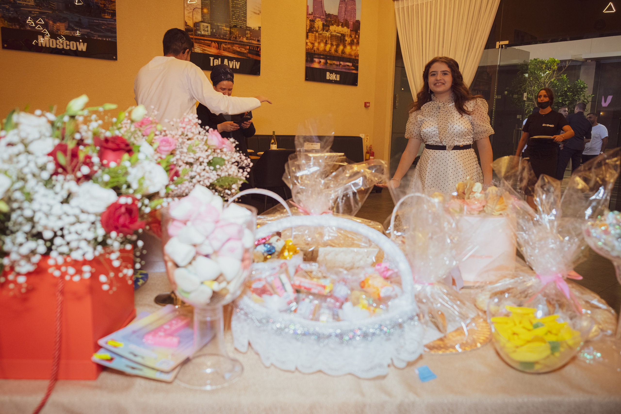 Birthday. Middle East Photo Agency סוכנות צילום המזרח התיכון — צילום מקצועי והדפסת מגנטים לאירועים