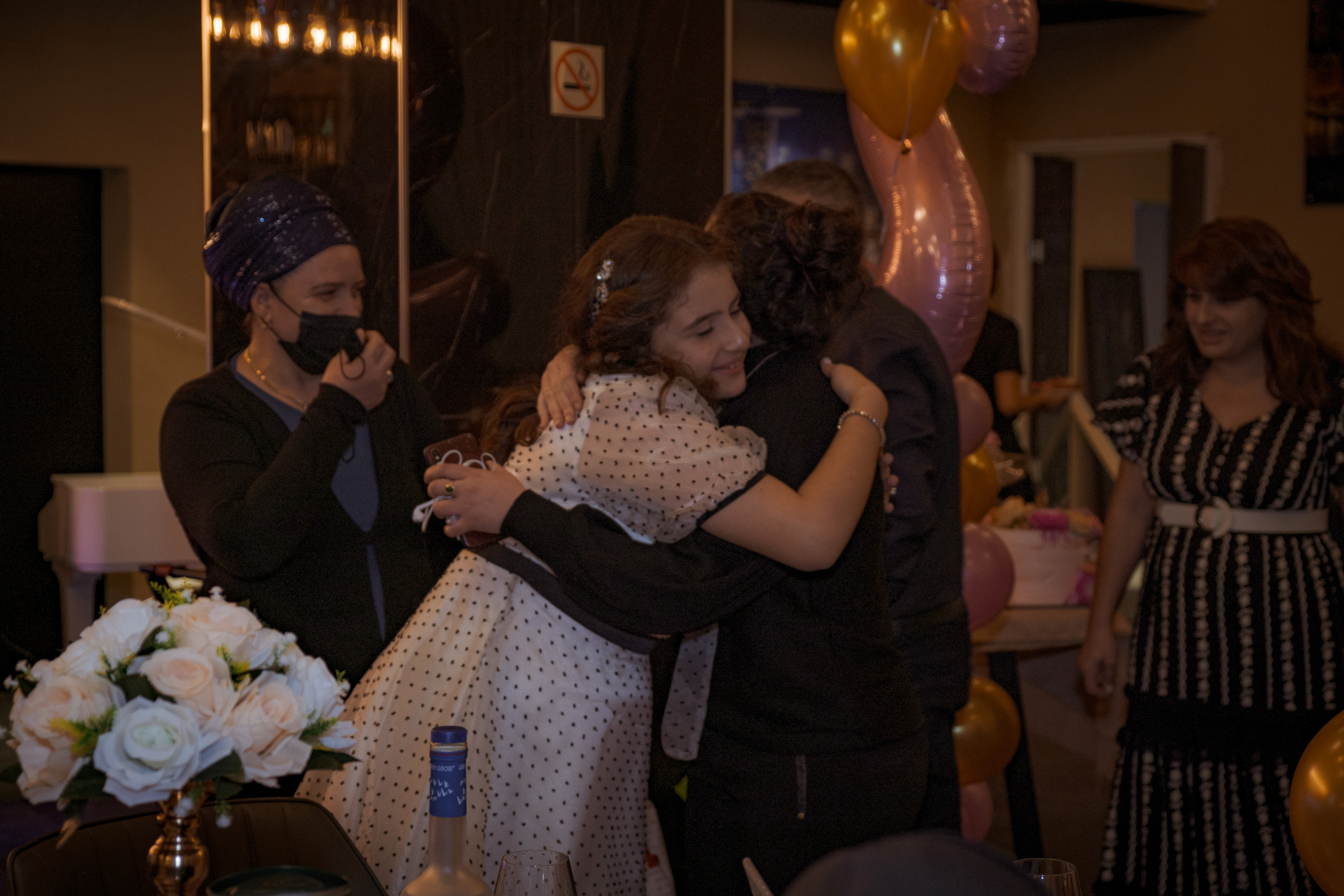 Birthday party. Middle East Photo Agency — Weddings, Bar & Bat Mitzvahs, Brit Milah, Theater, Magnets, Portraits