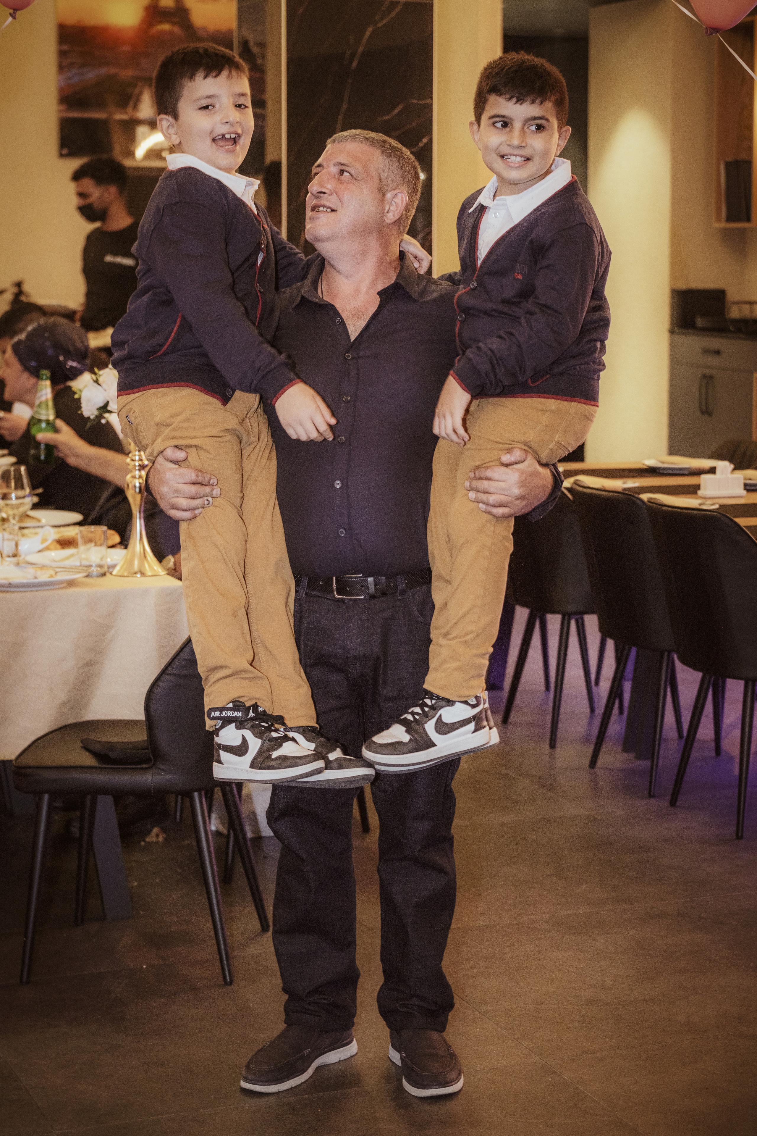 Birthday party. Middle East Photo Agency — Weddings, Bar & Bat Mitzvahs, Brit Milah, Theater, Magnets, Portraits