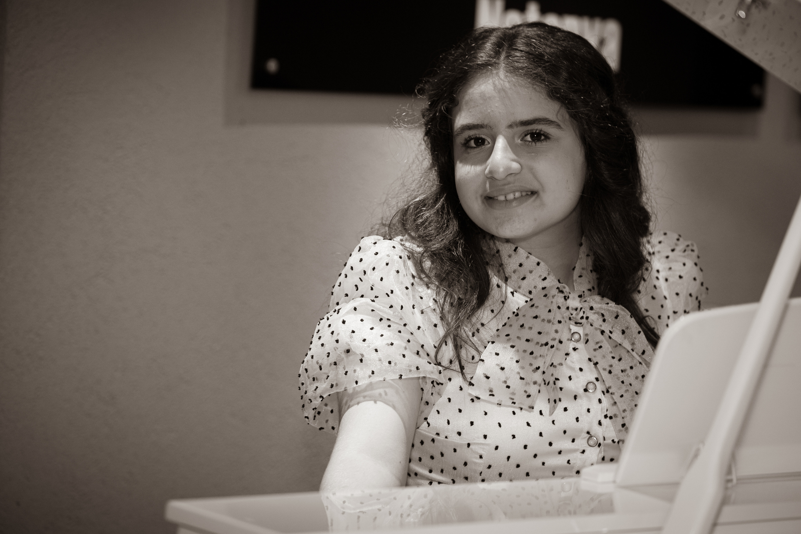 Birthday party. Middle East Photo Agency — Weddings, Bar & Bat Mitzvahs, Brit Milah, Theater, Magnets, Portraits