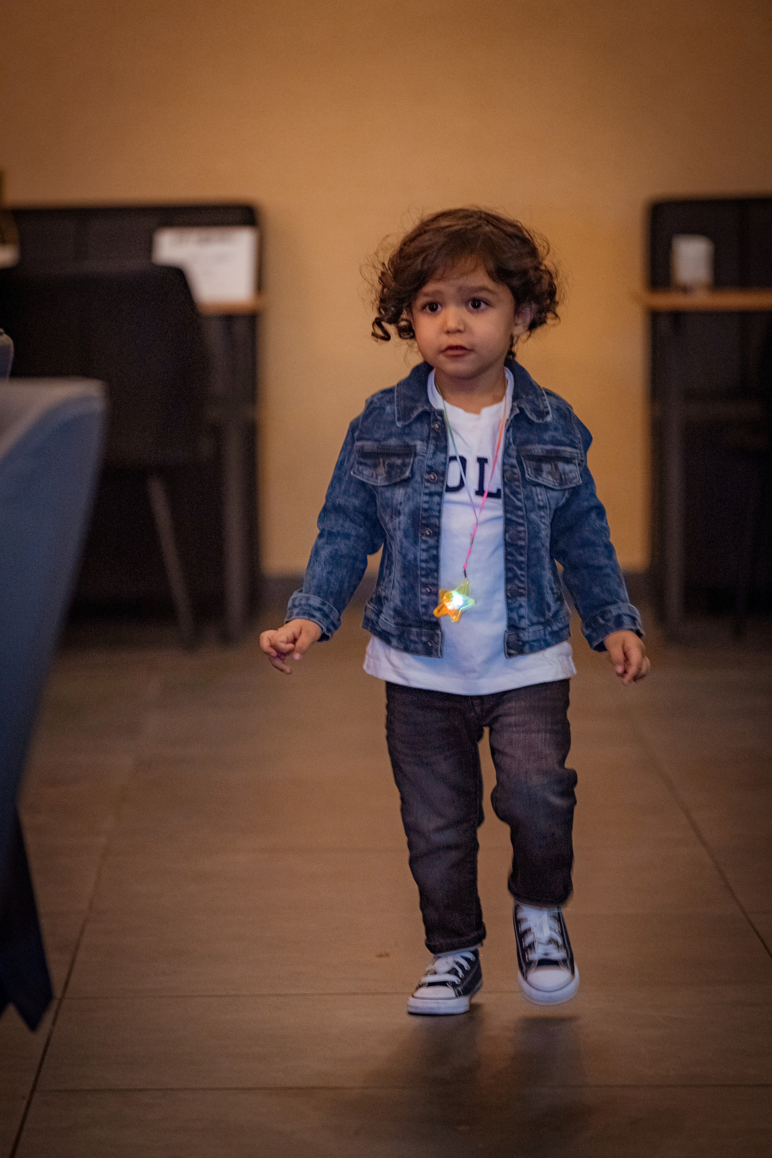 Birthday party. Middle East Photo Agency — Weddings, Bar & Bat Mitzvahs, Brit Milah, Theater, Magnets, Portraits