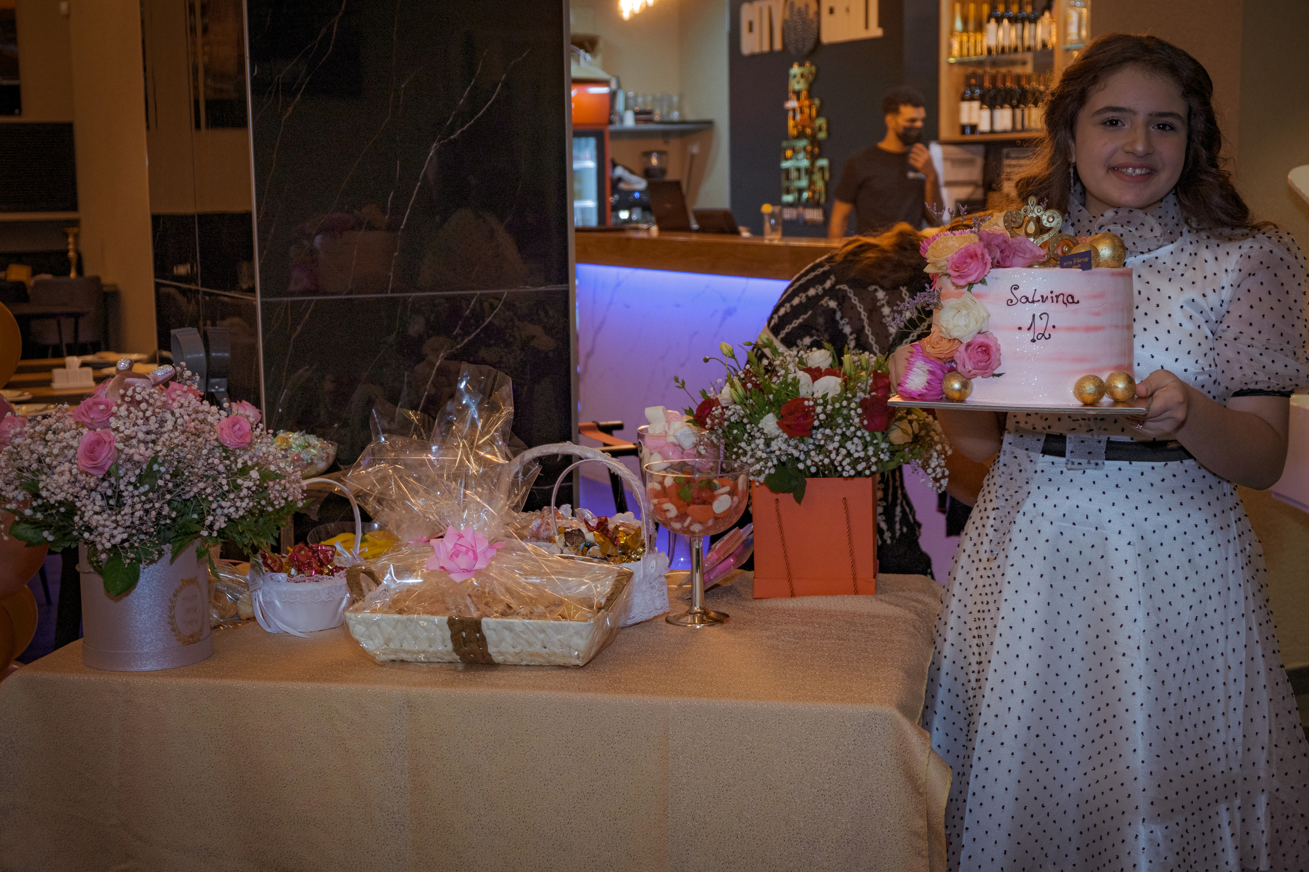 Birthday party. Middle East Photo Agency — Weddings, Bar & Bat Mitzvahs, Brit Milah, Theater, Magnets, Portraits